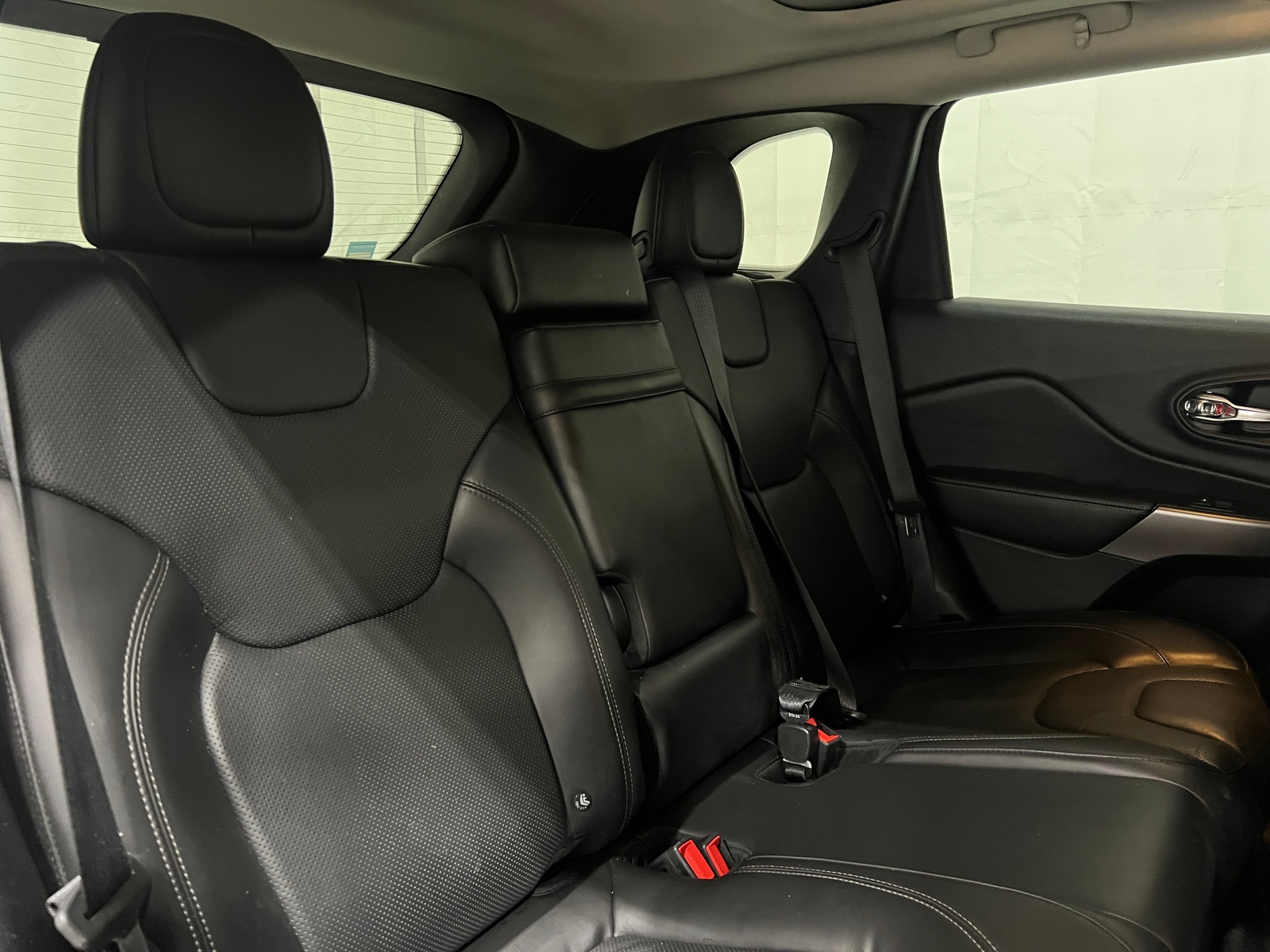 Thumbnail: 2019 Jeep Cherokee - 5