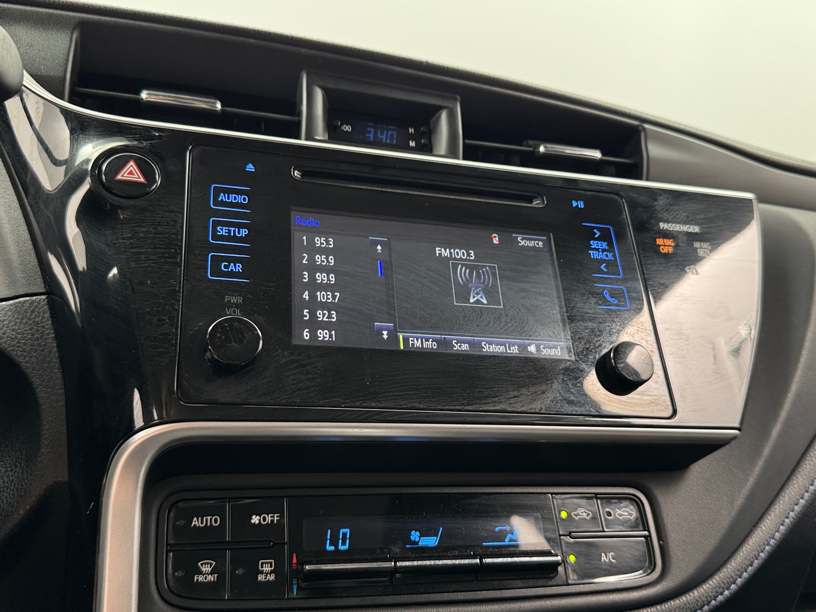 Thumbnail: 2017 Toyota Corolla - 3