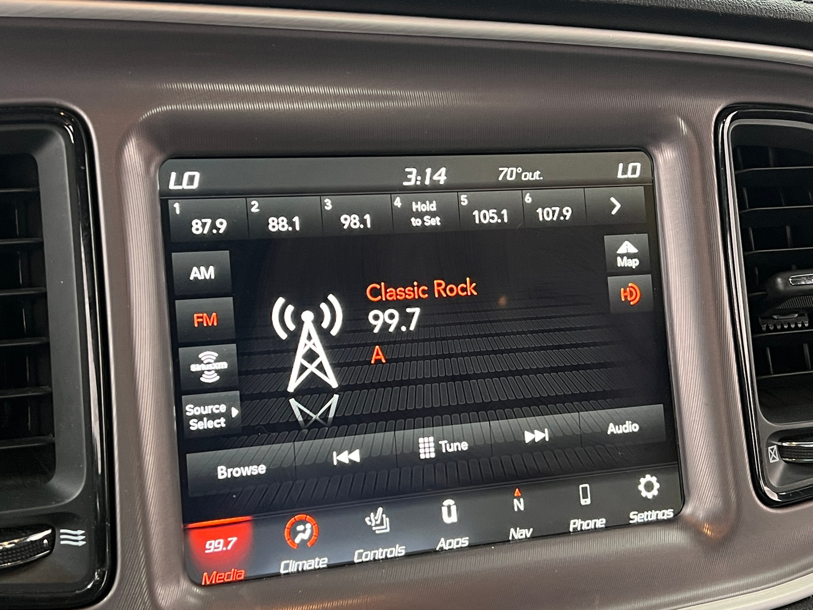 Thumbnail: 2022 Dodge Challenger - 3