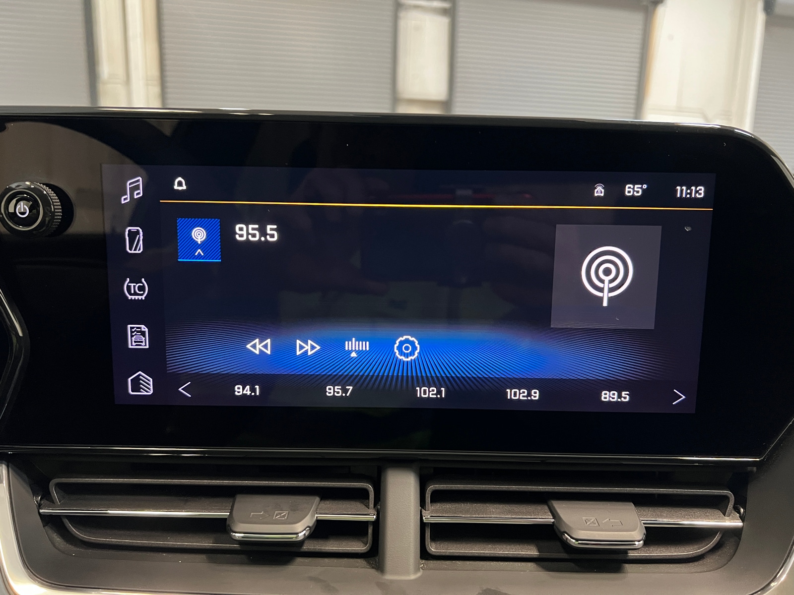 Thumbnail: 2025 Chevrolet Trax - 4