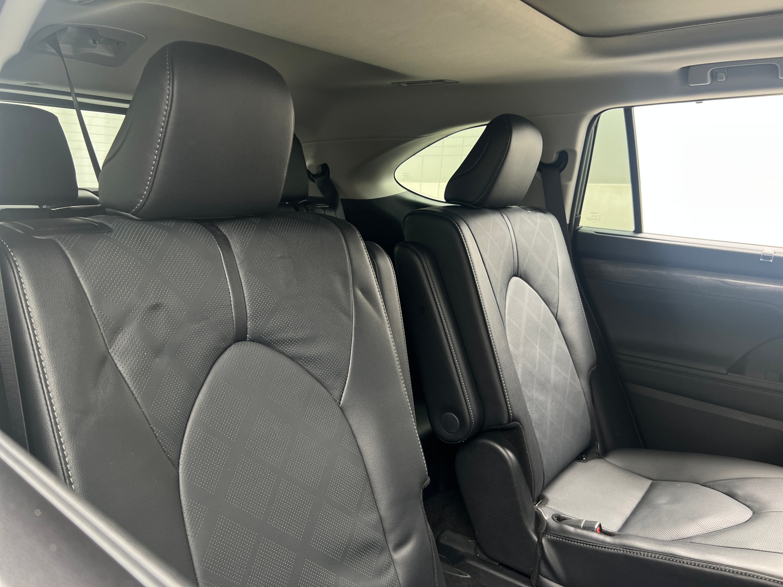 Thumbnail: 2025 Toyota Highlander - 6