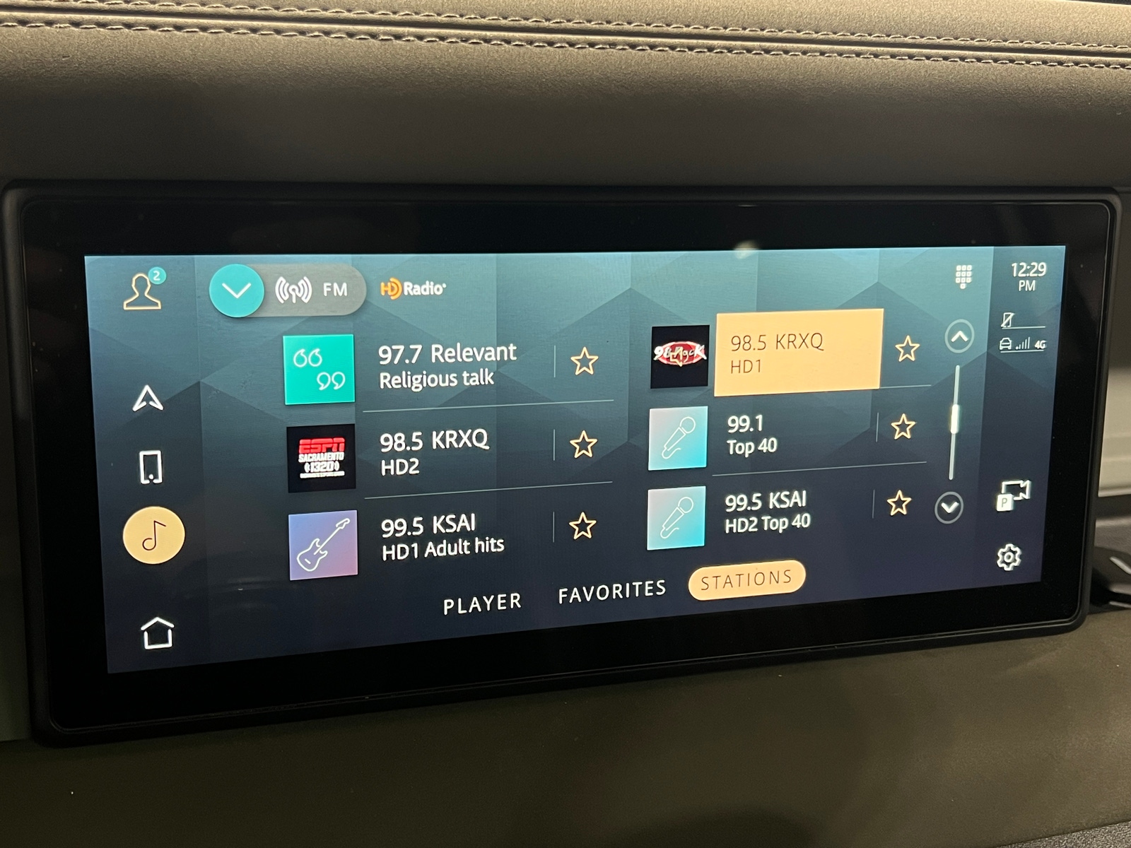 Thumbnail: 2021 Land Rover Defender - 3