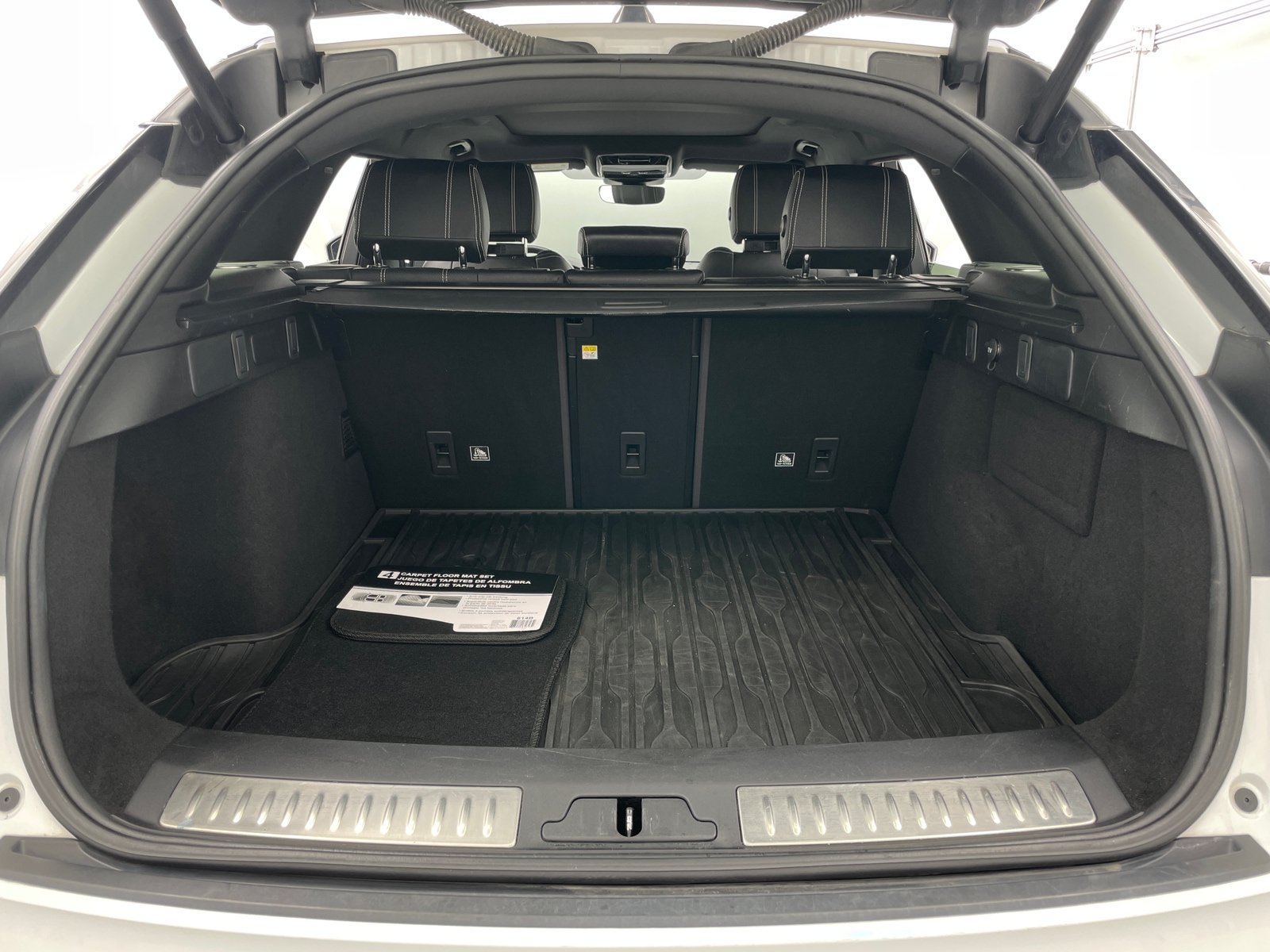 Thumbnail: 2020 Land Rover Range Rover Velar - 6