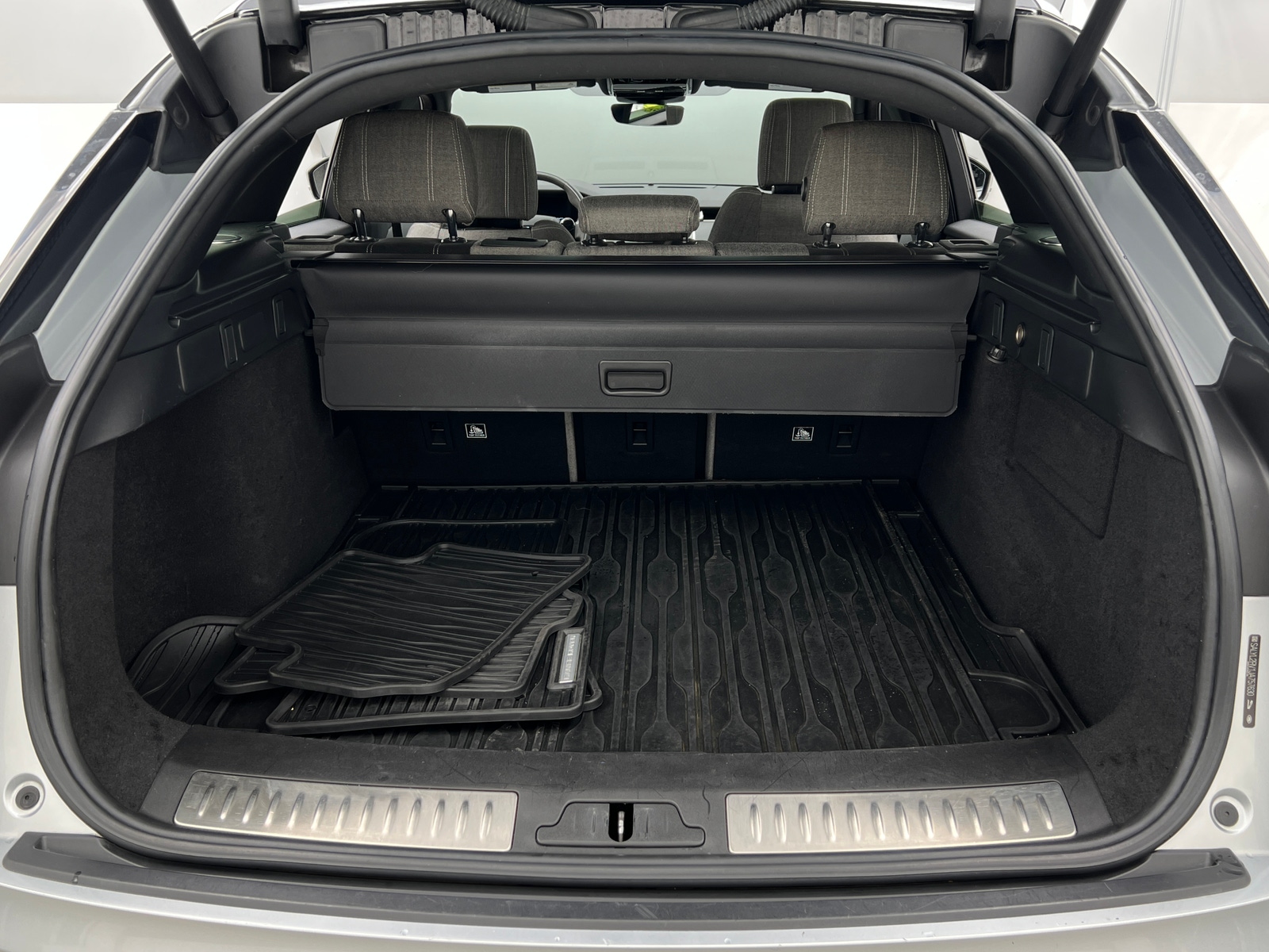 Thumbnail: 2018 Land Rover Range Rover Velar - 7