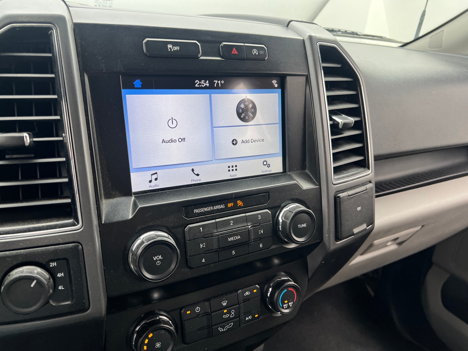 Thumbnail: 2019 Ford Econoline - 4