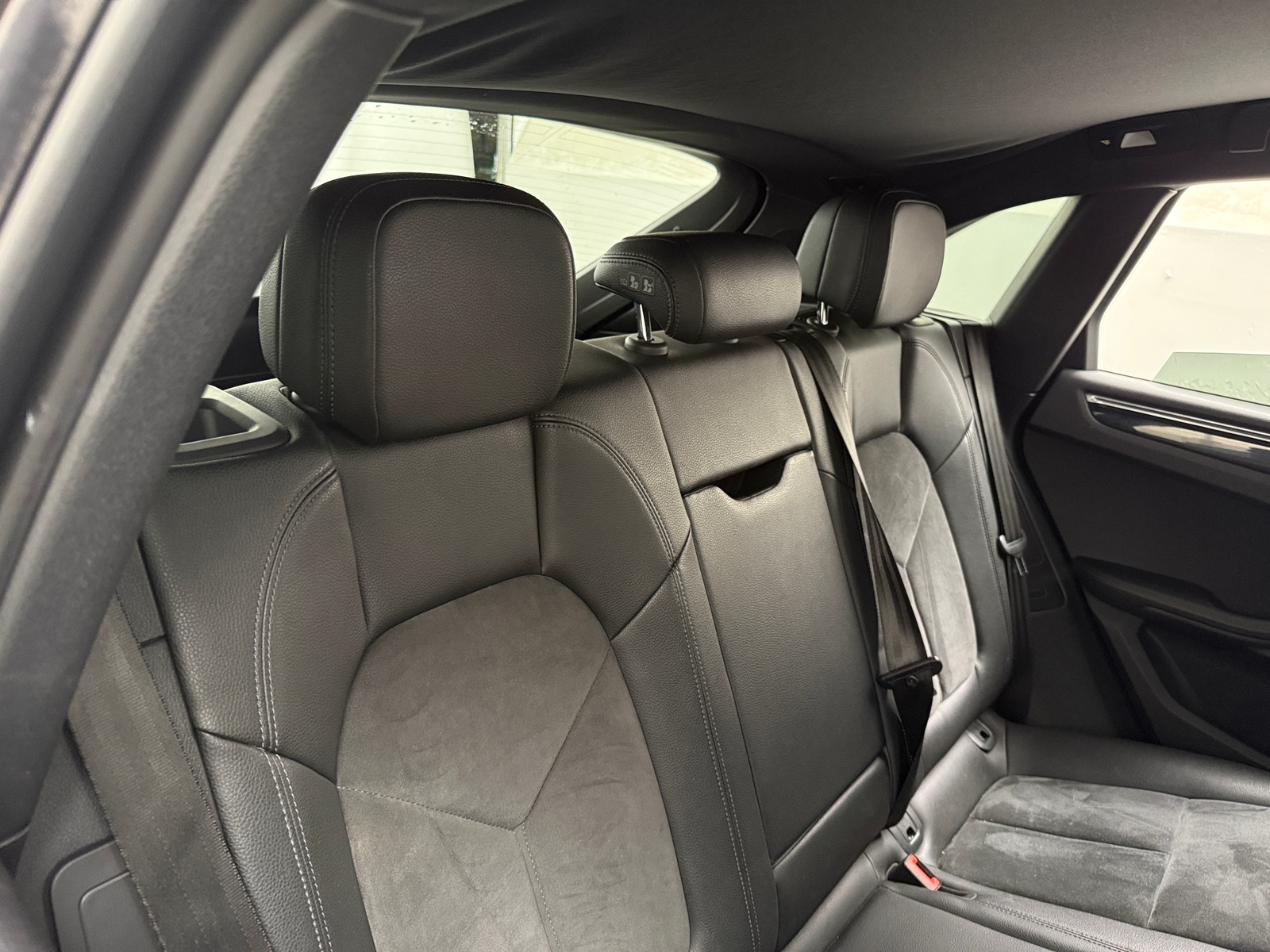 Thumbnail: 2015 Porsche Macan - 5