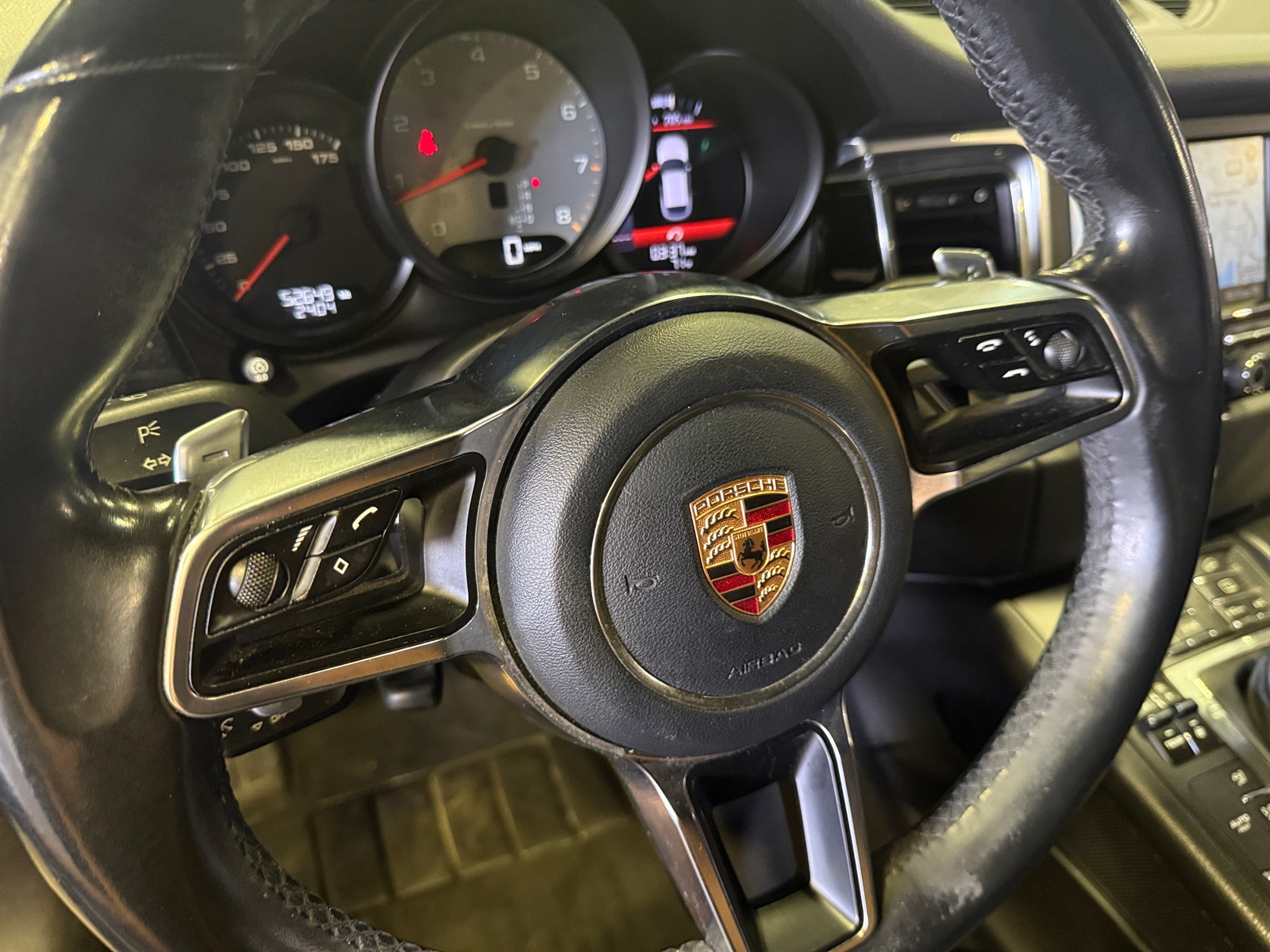 Thumbnail: 2015 Porsche Macan - 4