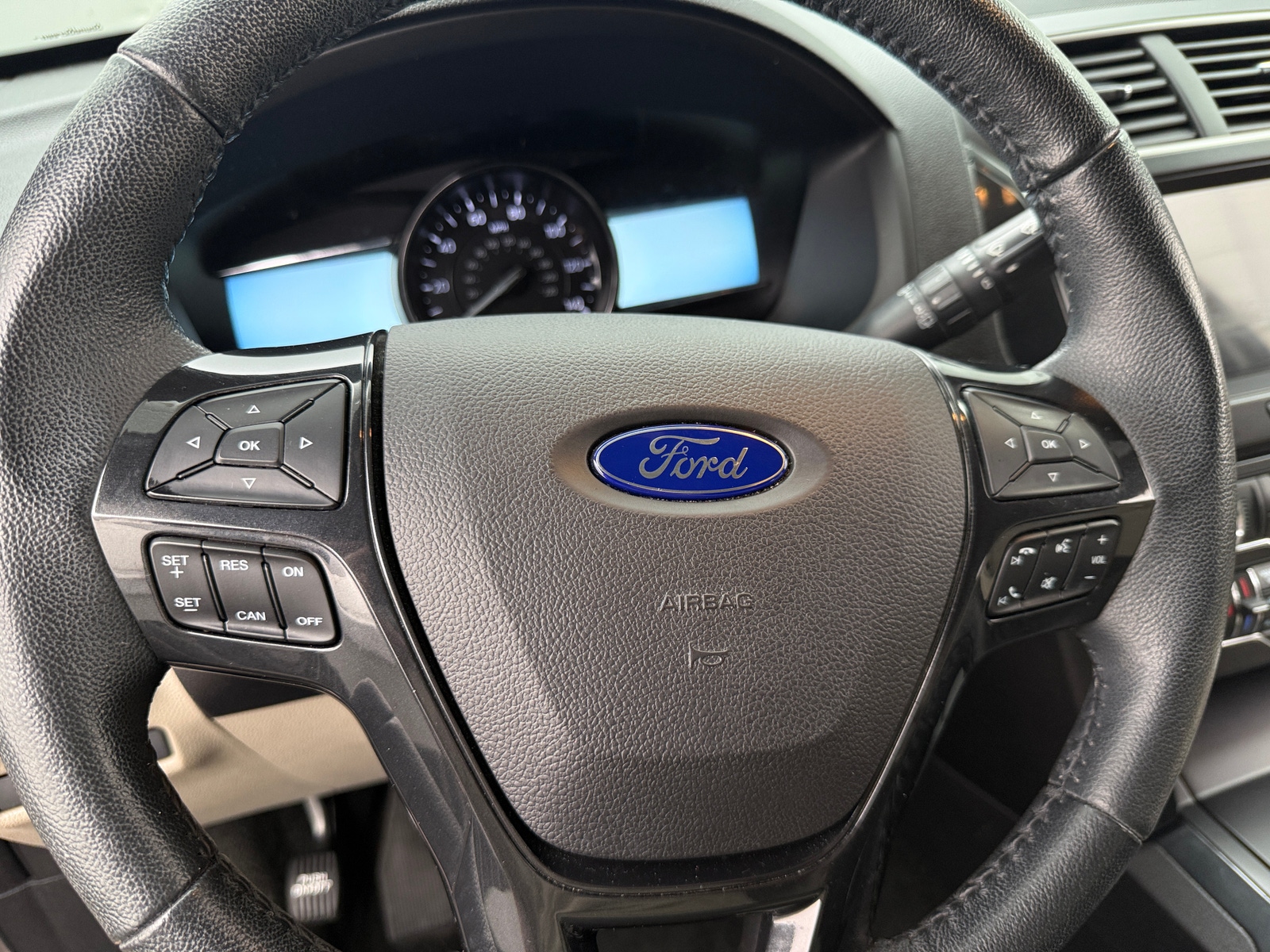 Thumbnail: 2018 Ford Explorer - 4