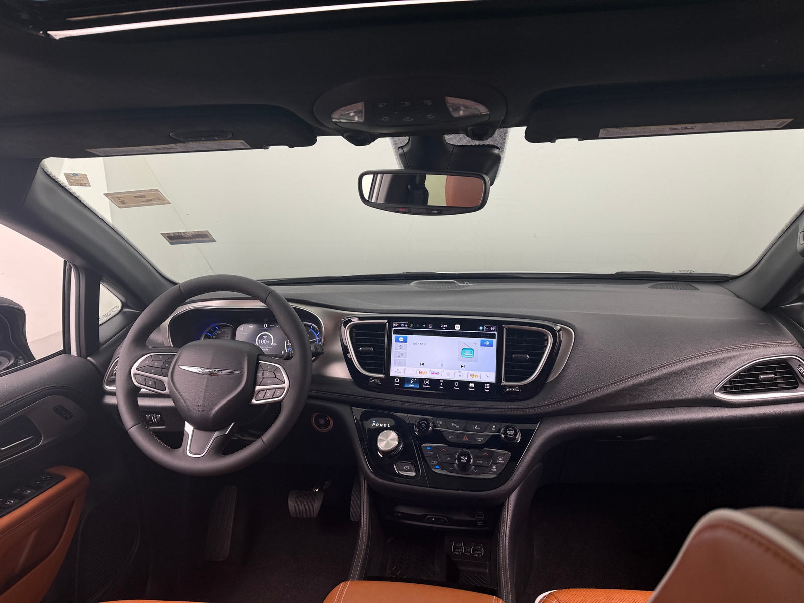 Thumbnail: 2025 Chrysler Pacifica - 2