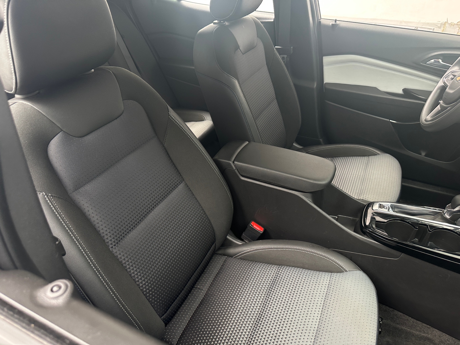 Thumbnail: 2025 Chevrolet Trax - 2