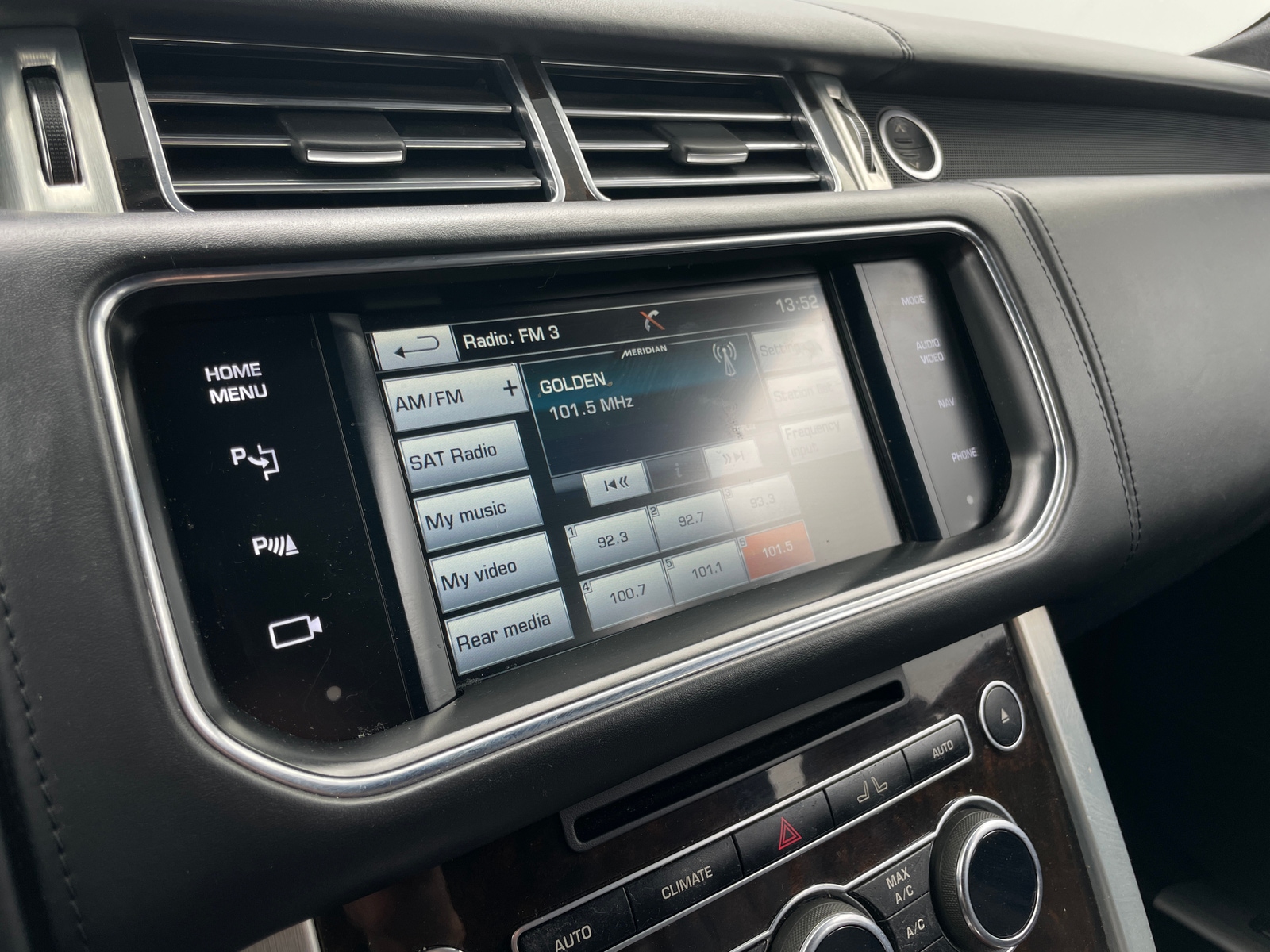 Thumbnail: 2015 Land Rover Range Rover - 3