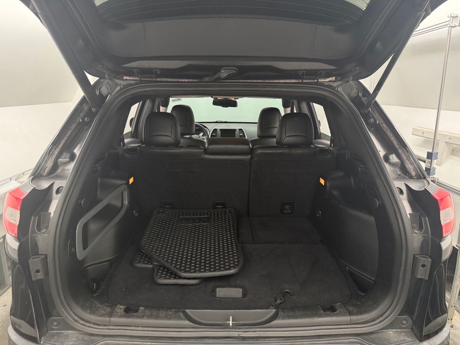 Thumbnail: 2016 Jeep Cherokee - 7