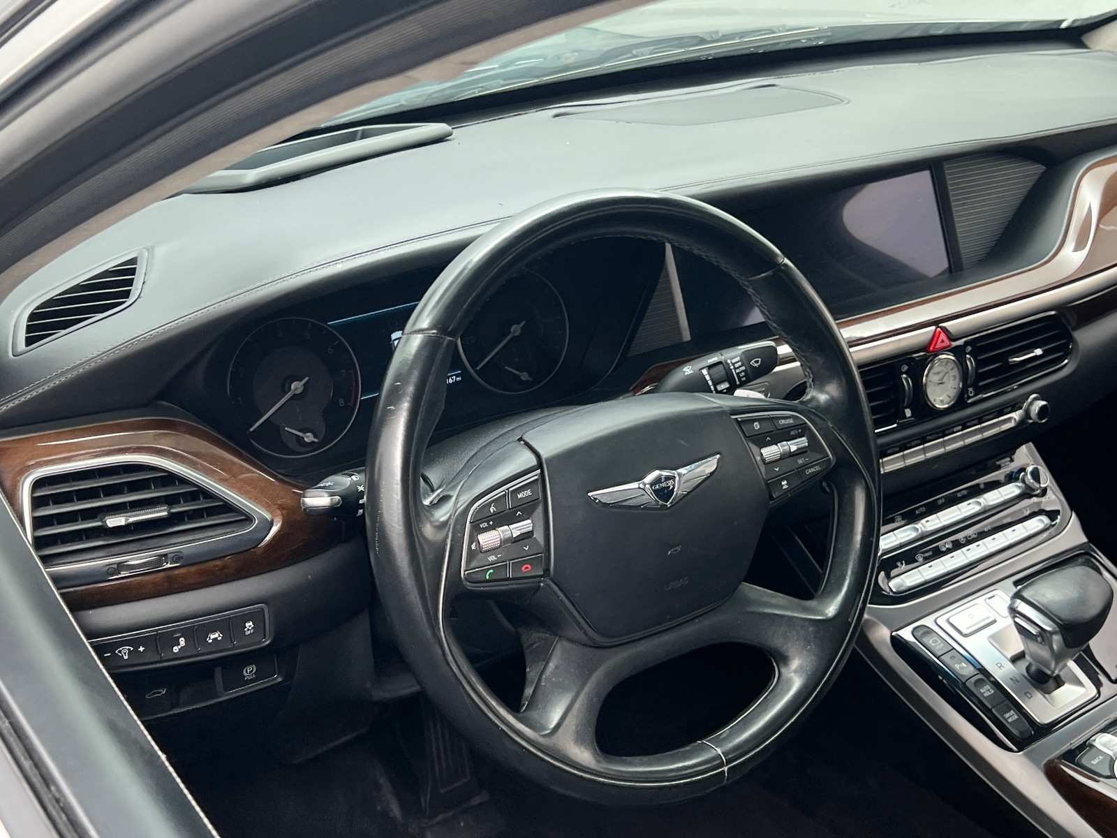 Thumbnail: 2018 Genesis G90 - 4