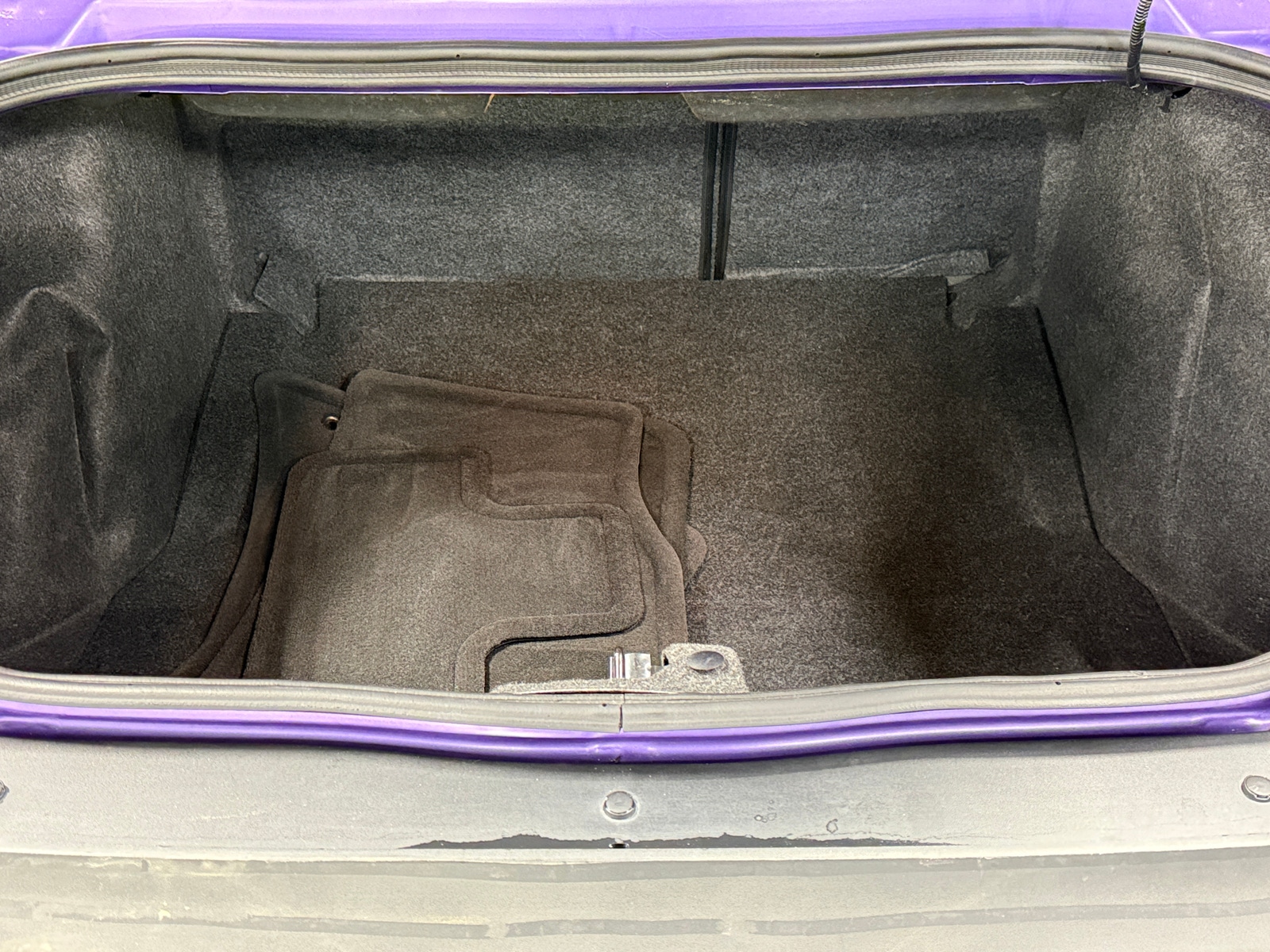 Thumbnail: 2014 Dodge Challenger - 4