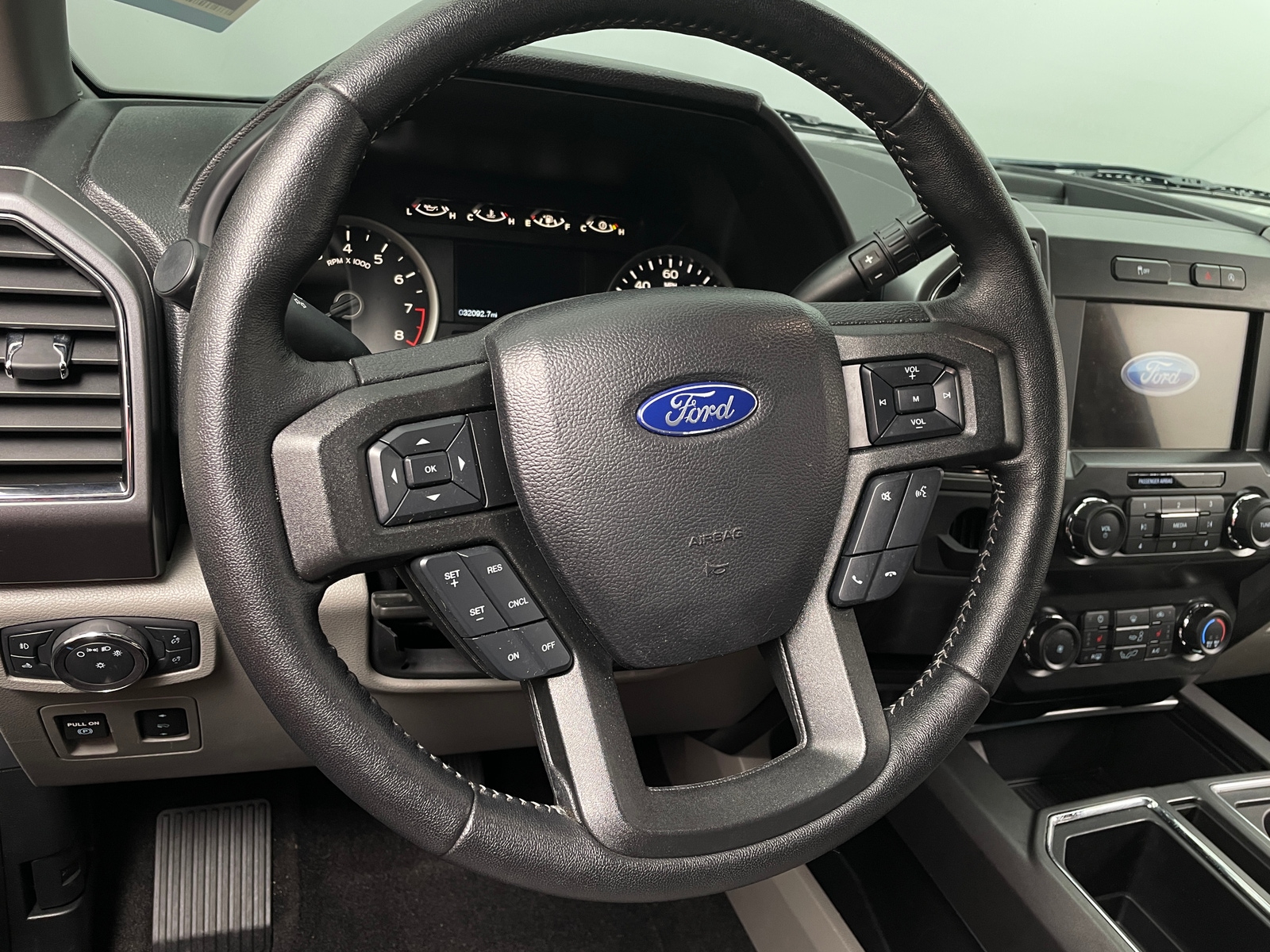 Thumbnail: 2019 Ford Econoline - 5