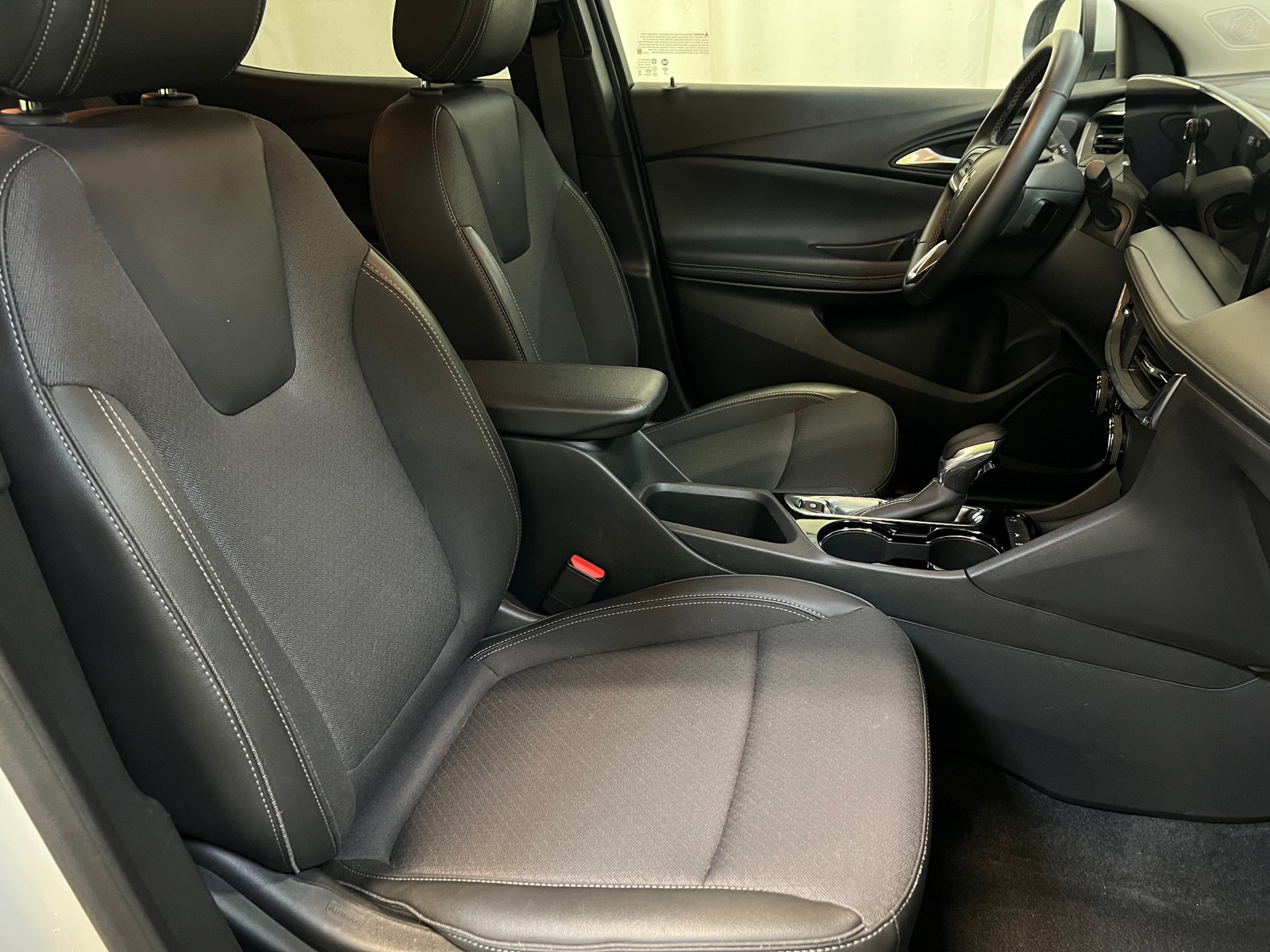 Thumbnail: 2025 Buick Encore GX - 2