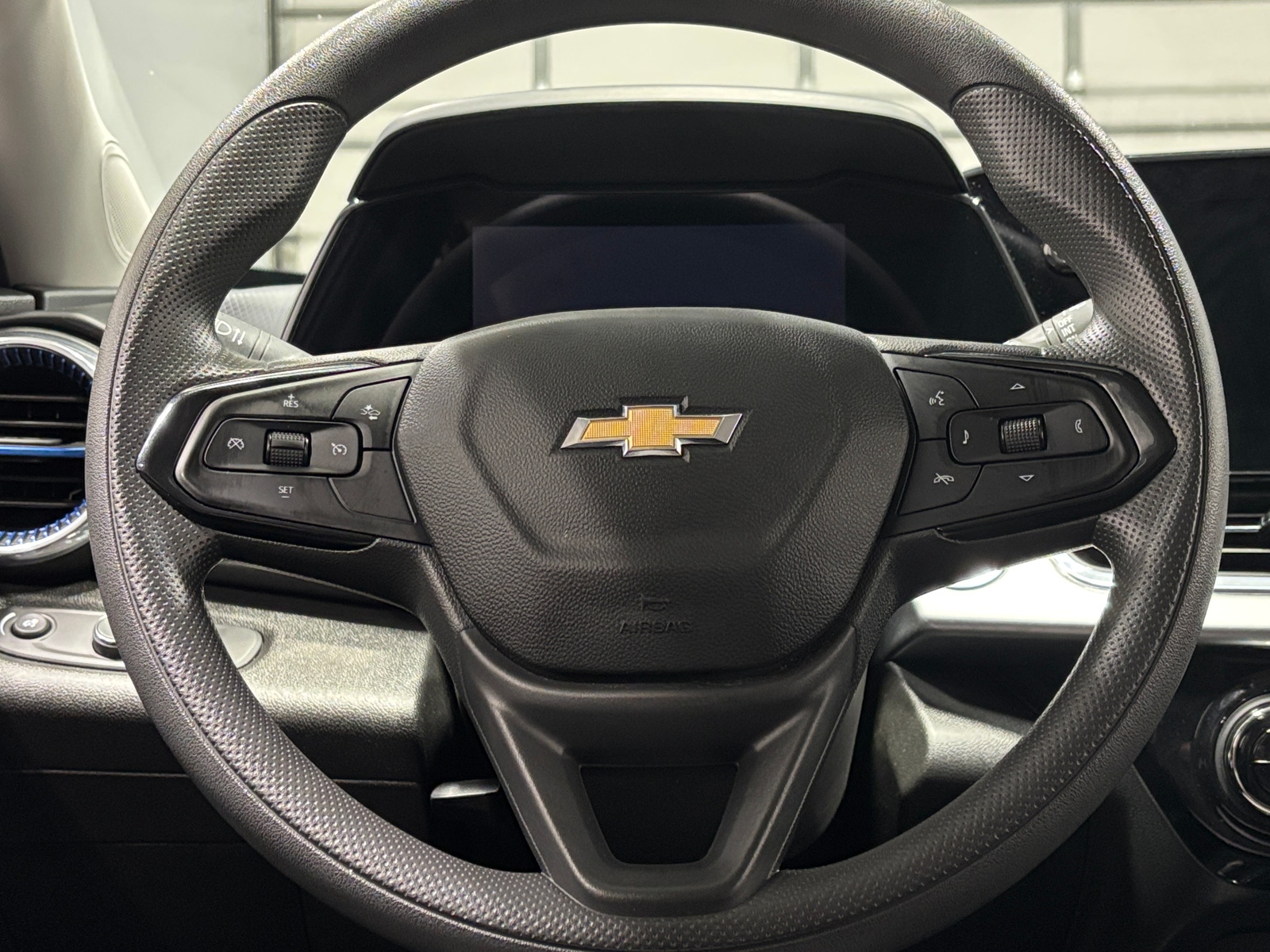 Thumbnail: 2025 Chevrolet Trax - 5