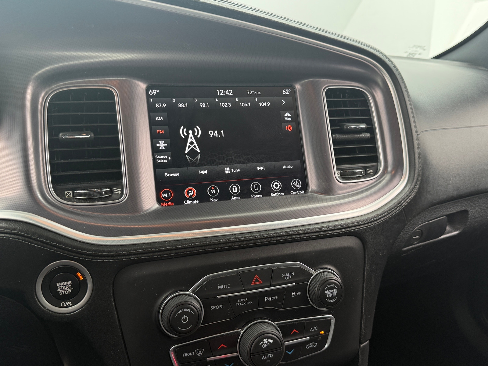 Thumbnail: 2020 Dodge Charger - 3