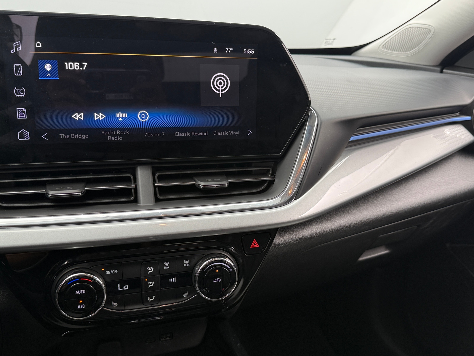 Thumbnail: 2025 Chevrolet Trax - 4