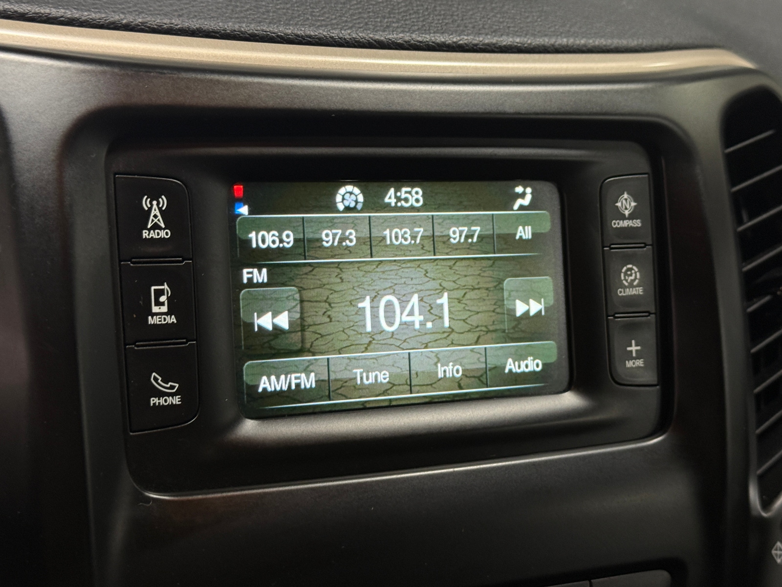 Thumbnail: 2014 Jeep Cherokee - 4