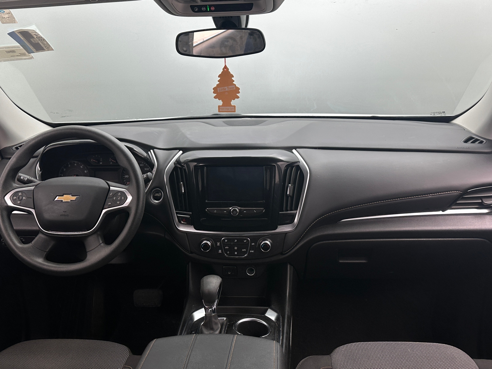 Thumbnail: 2021 Chevrolet Traverse - 3