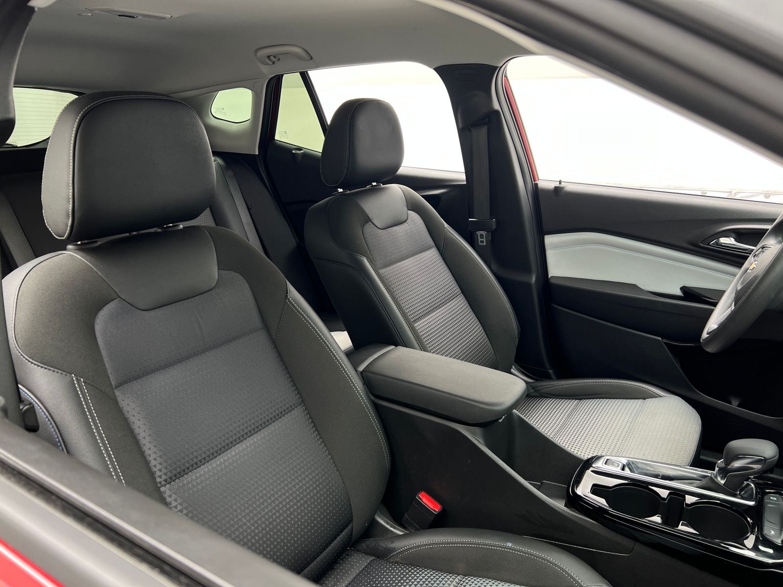 Thumbnail: 2025 Chevrolet Trax - 2