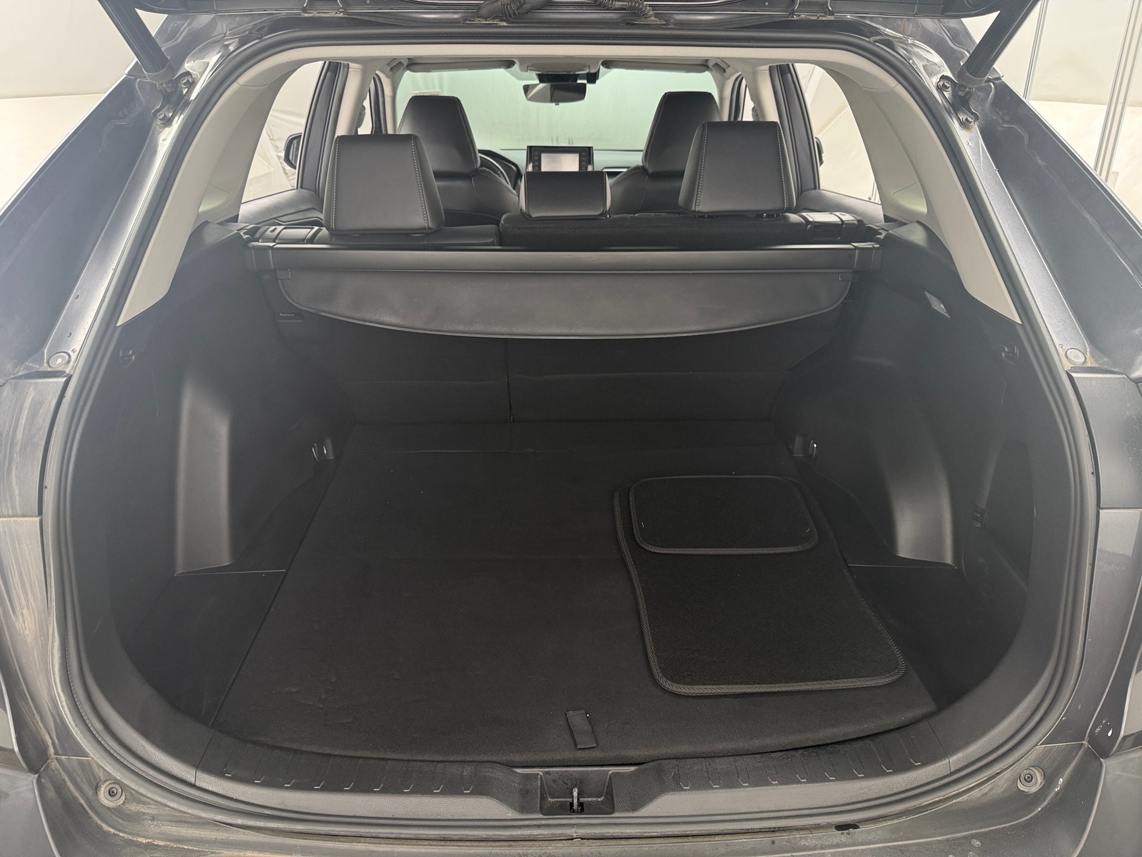 Thumbnail: 2021 Toyota RAV4 - 6