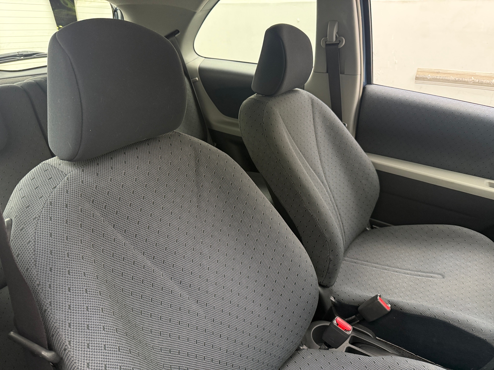 Thumbnail: 2011 Toyota Yaris - 2