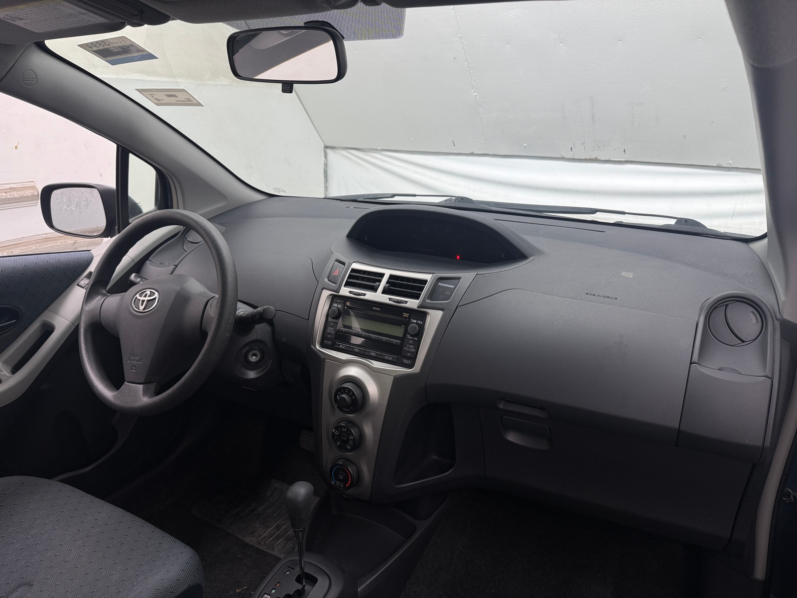 Thumbnail: 2011 Toyota Yaris - 3