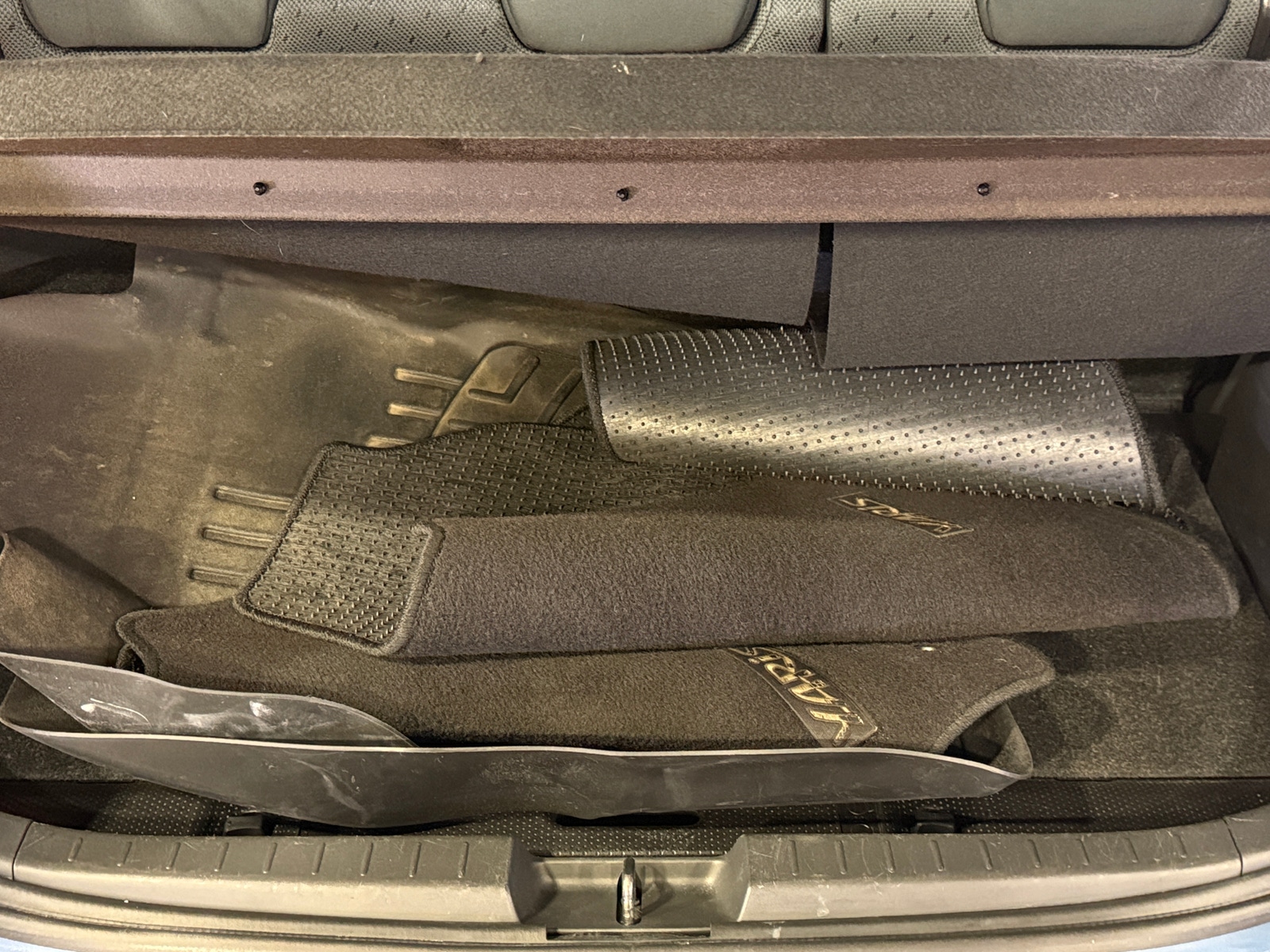 Thumbnail: 2011 Toyota Yaris - 6