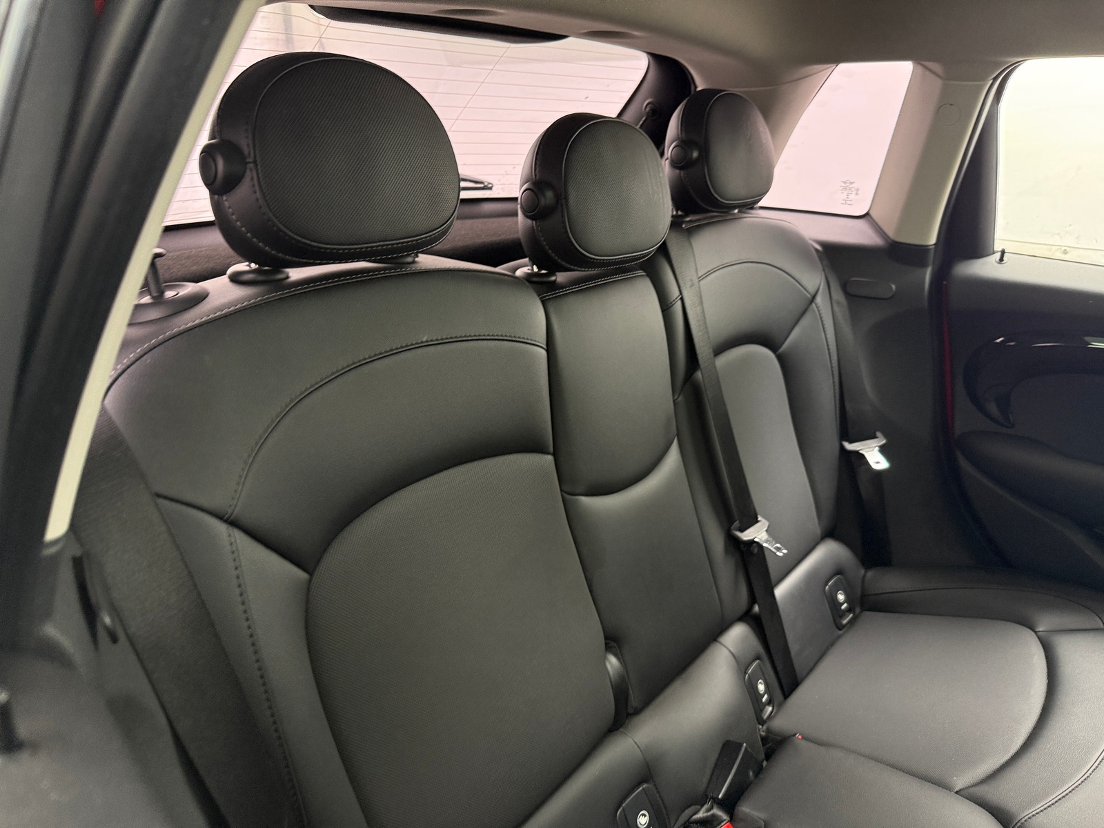 Thumbnail: 2017 MINI Cooper Hardtop - 5