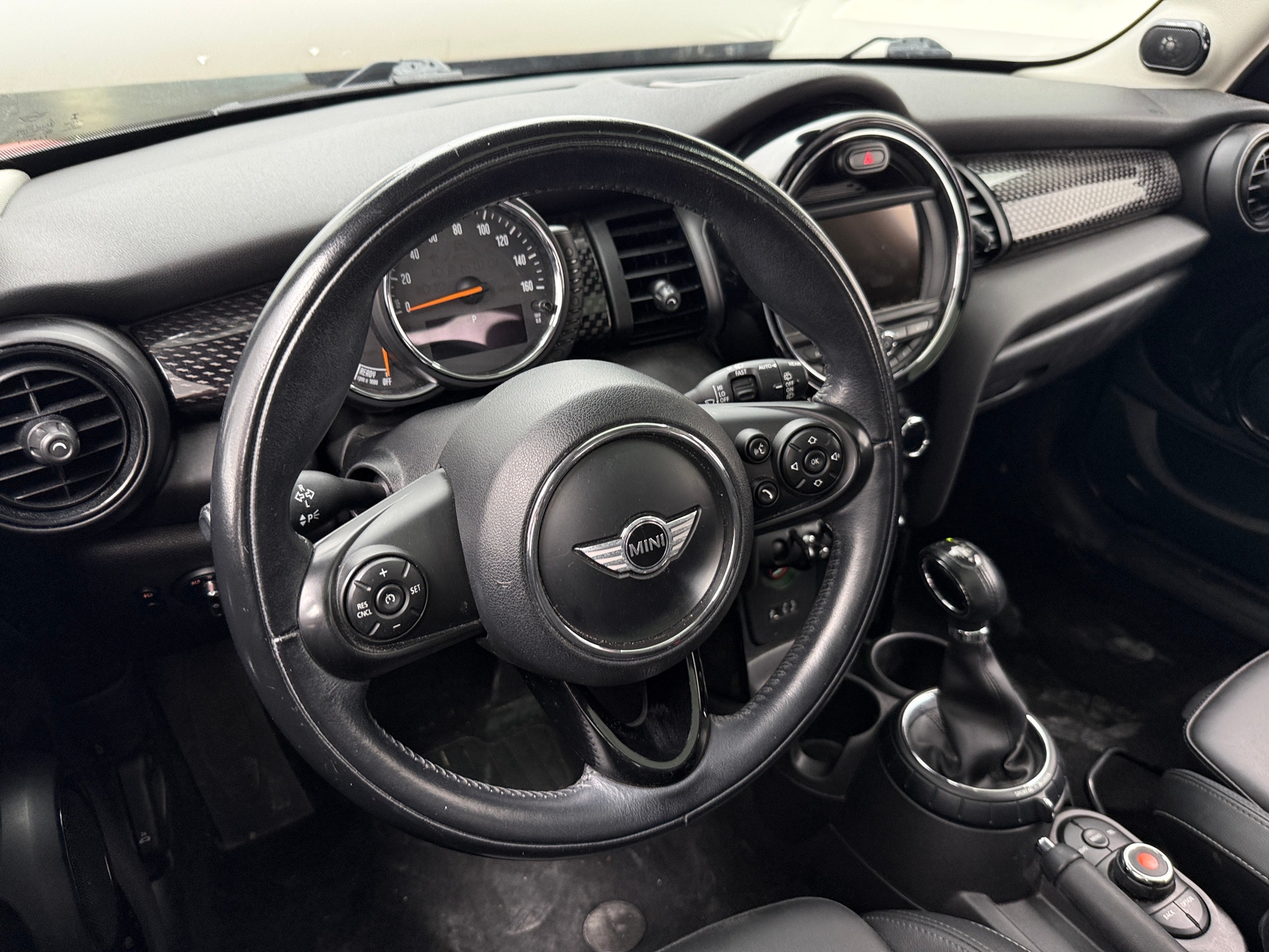 Thumbnail: 2017 MINI Cooper Hardtop - 4