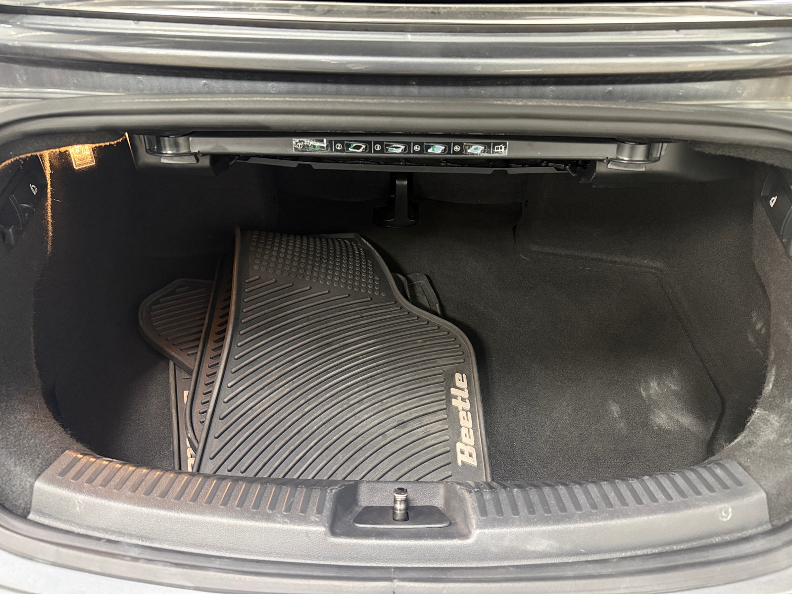 Thumbnail: 2014 Volkswagen Beetle - 6