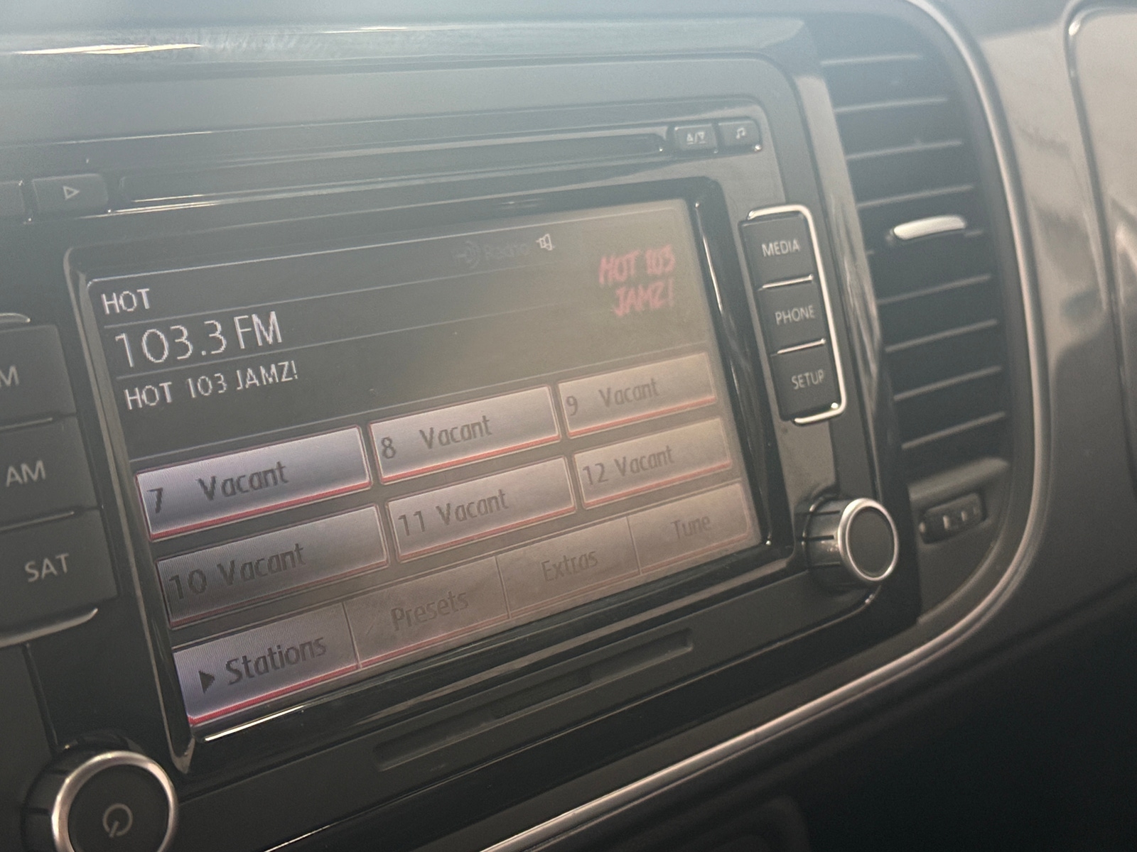 Thumbnail: 2014 Volkswagen Beetle - 3