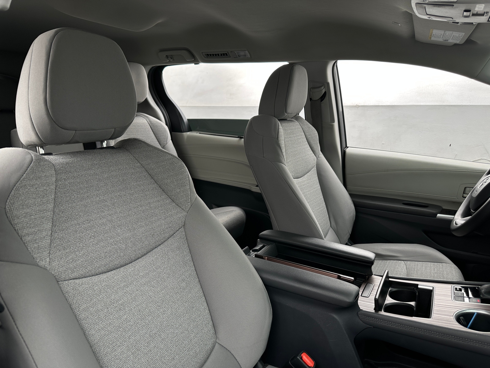 Thumbnail: 2023 Toyota Sienna - 2