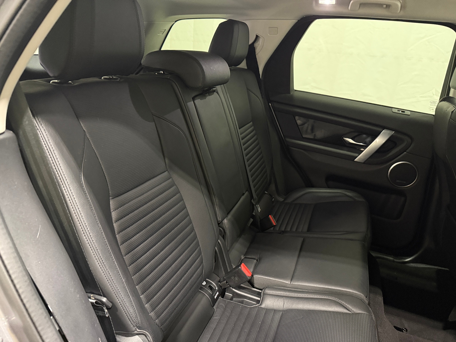 Thumbnail: 2021 Land Rover Discovery Sport - 5