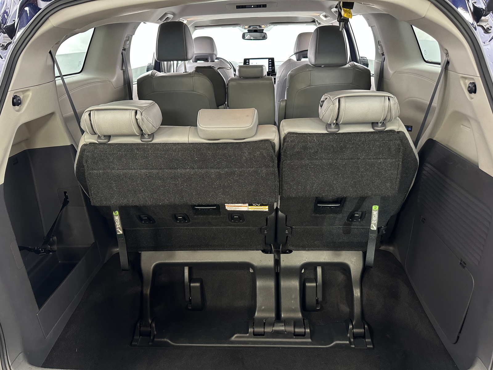 Thumbnail: 2023 Toyota Sienna - 6