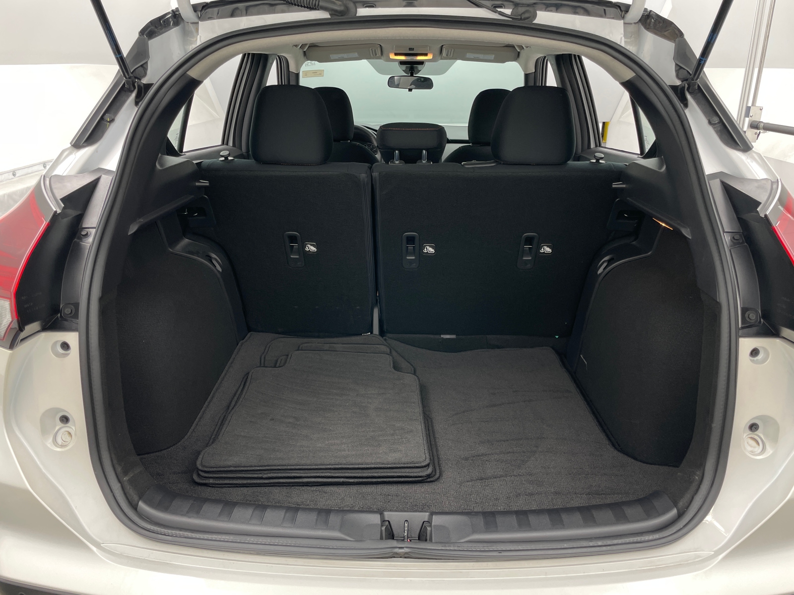 Thumbnail: 2024 Nissan Kicks - 7