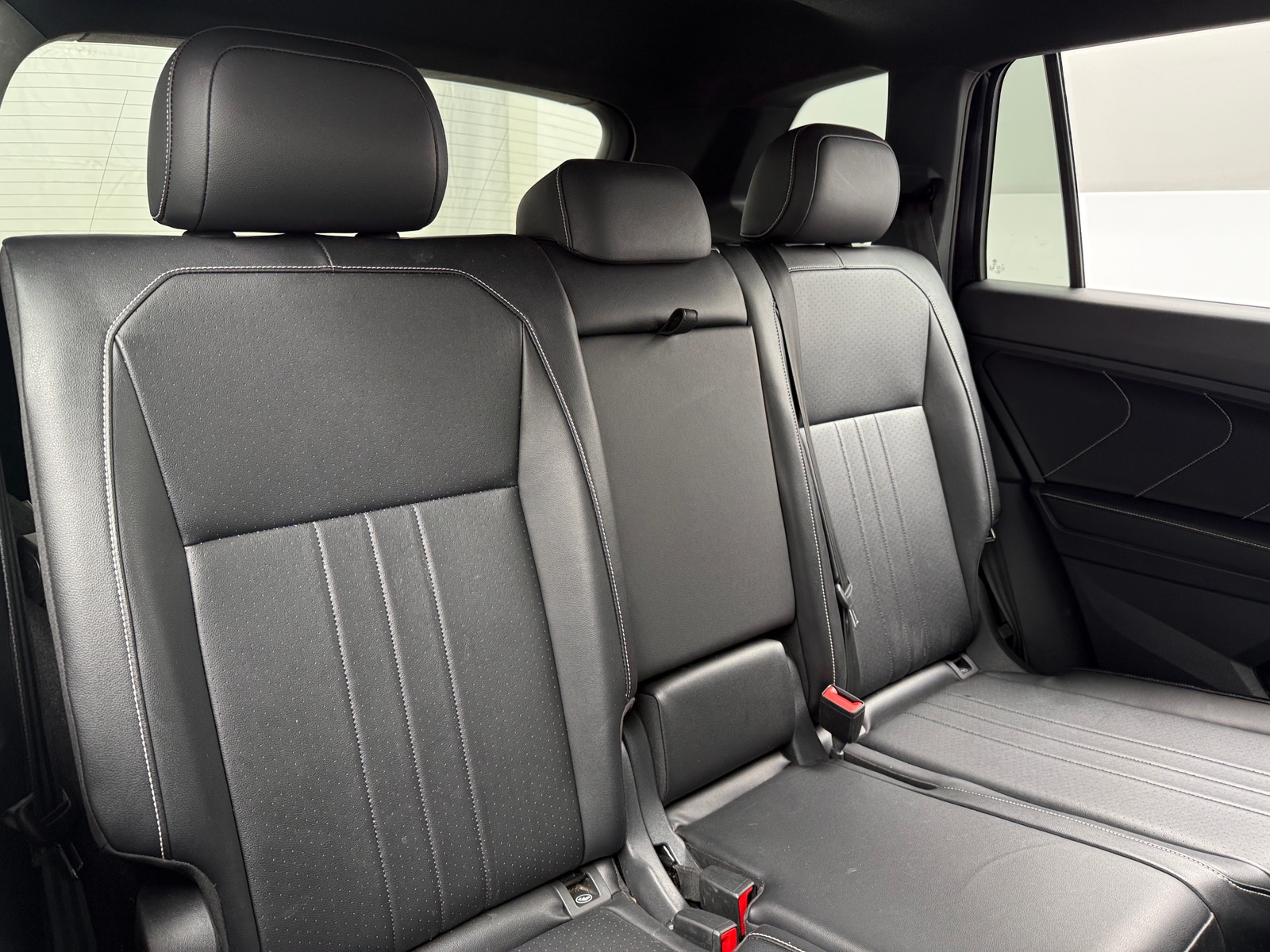 Thumbnail: 2022 Volkswagen Tiguan - 5