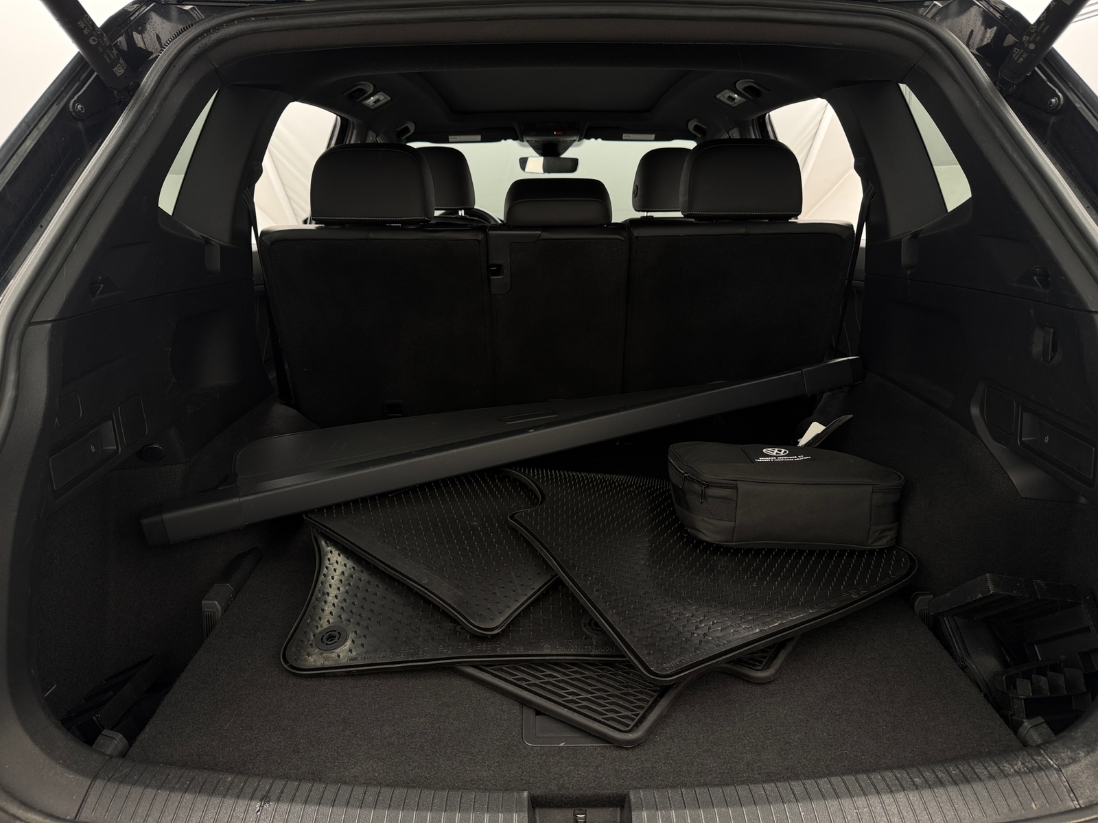 Thumbnail: 2022 Volkswagen Tiguan - 6