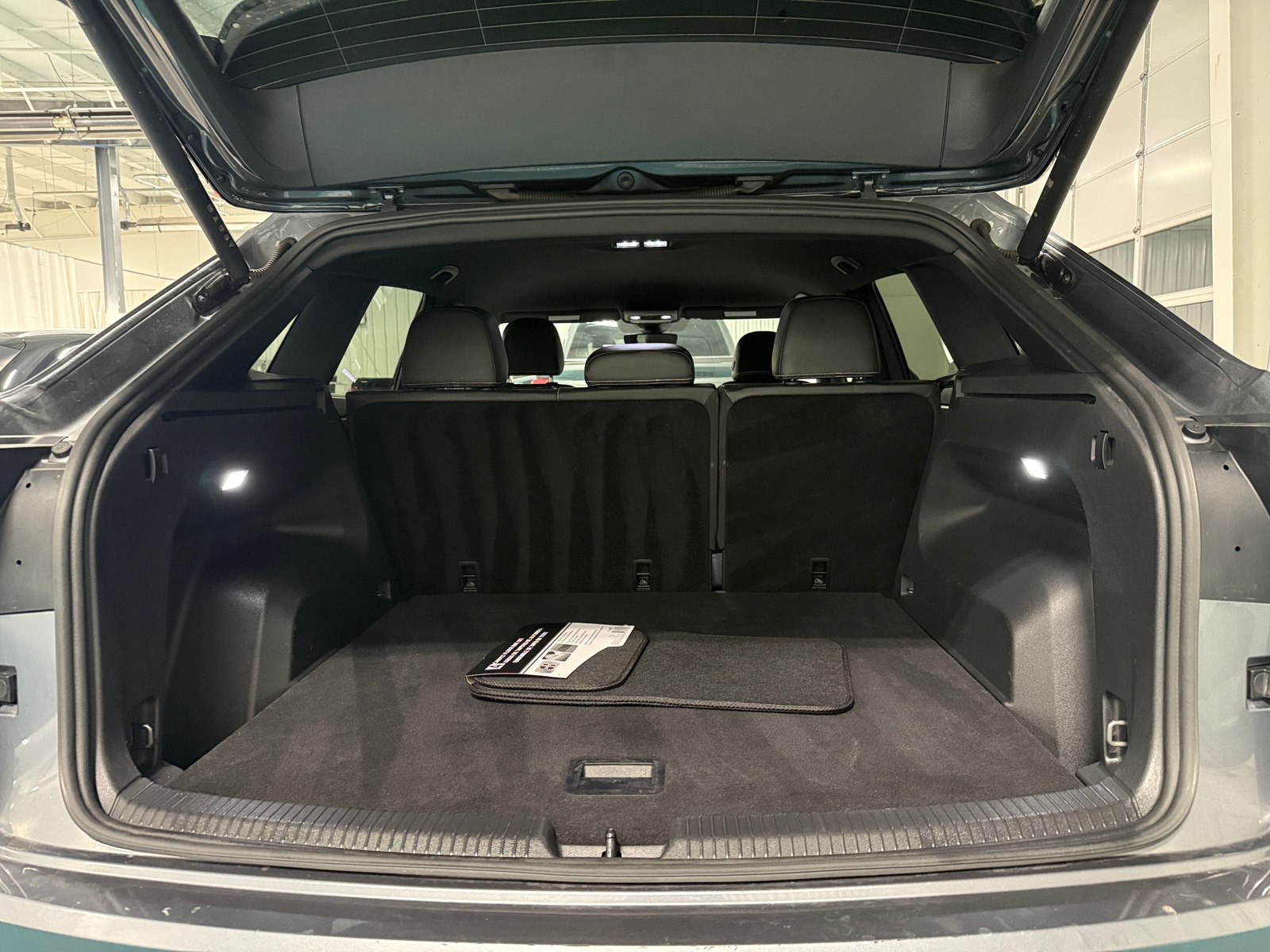 Thumbnail: 2025 Volkswagen Atlas - 6