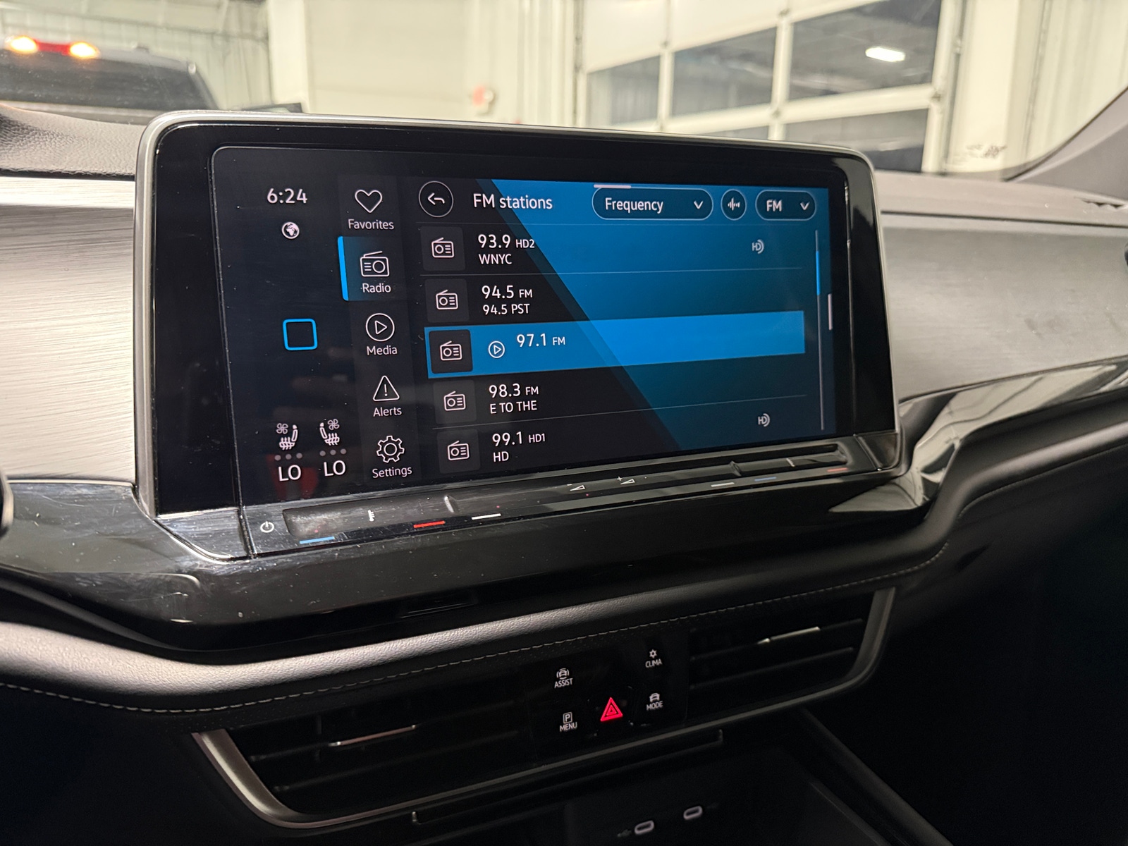 Thumbnail: 2025 Volkswagen Atlas - 3