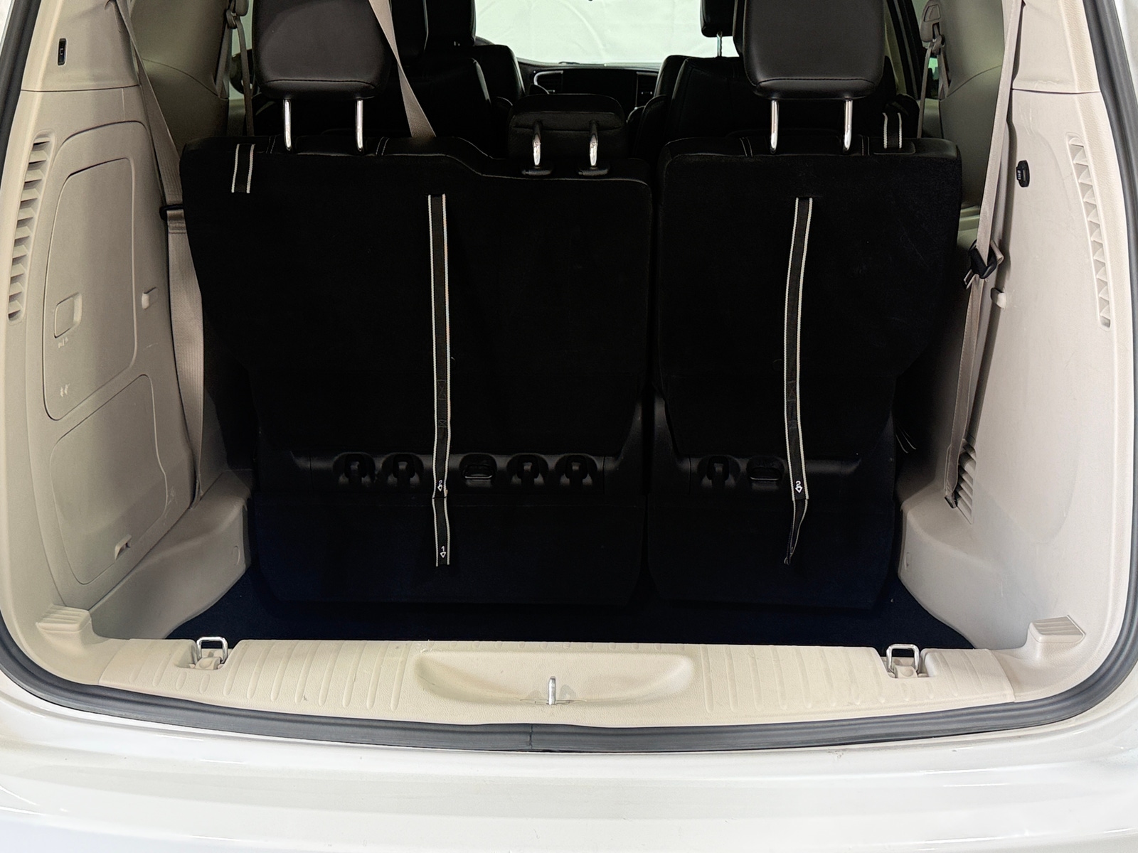 Thumbnail: 2024 Chrysler Pacifica - 6