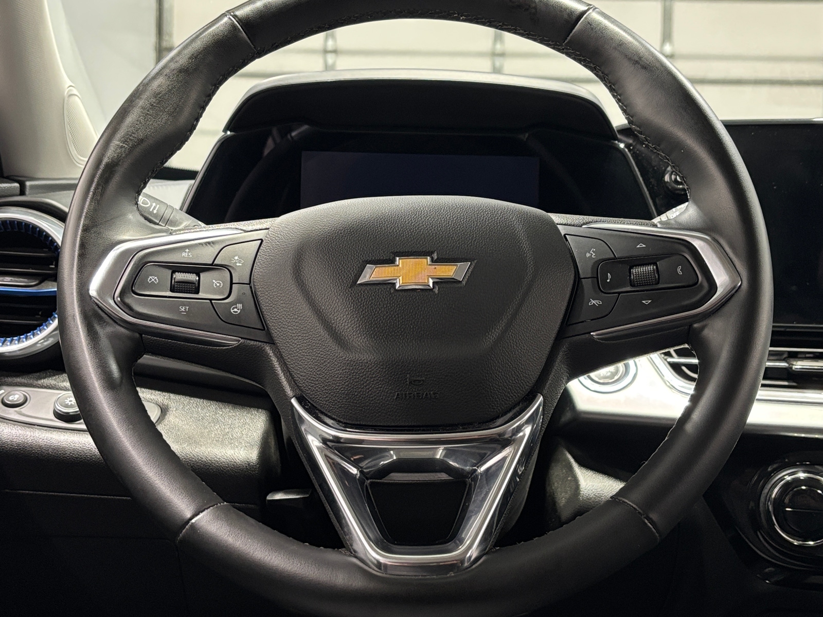 Thumbnail: 2025 Chevrolet Trax - 5