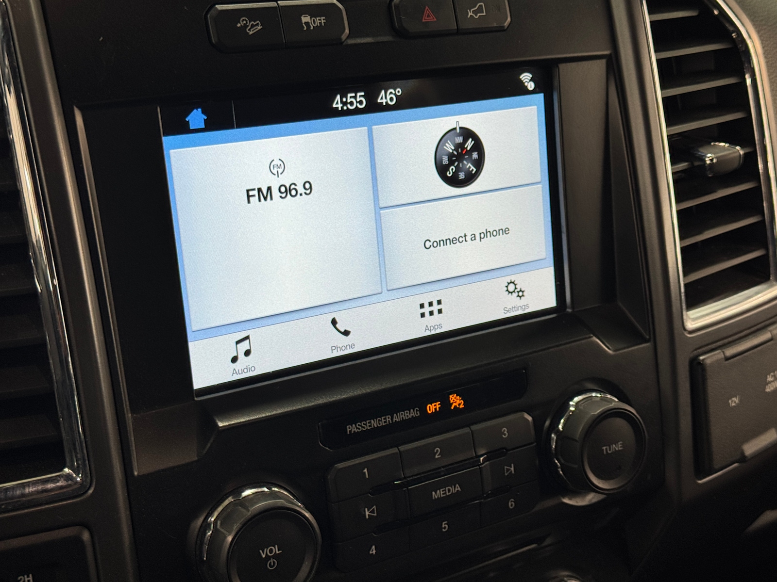 Thumbnail: 2016 Ford Econoline - 4