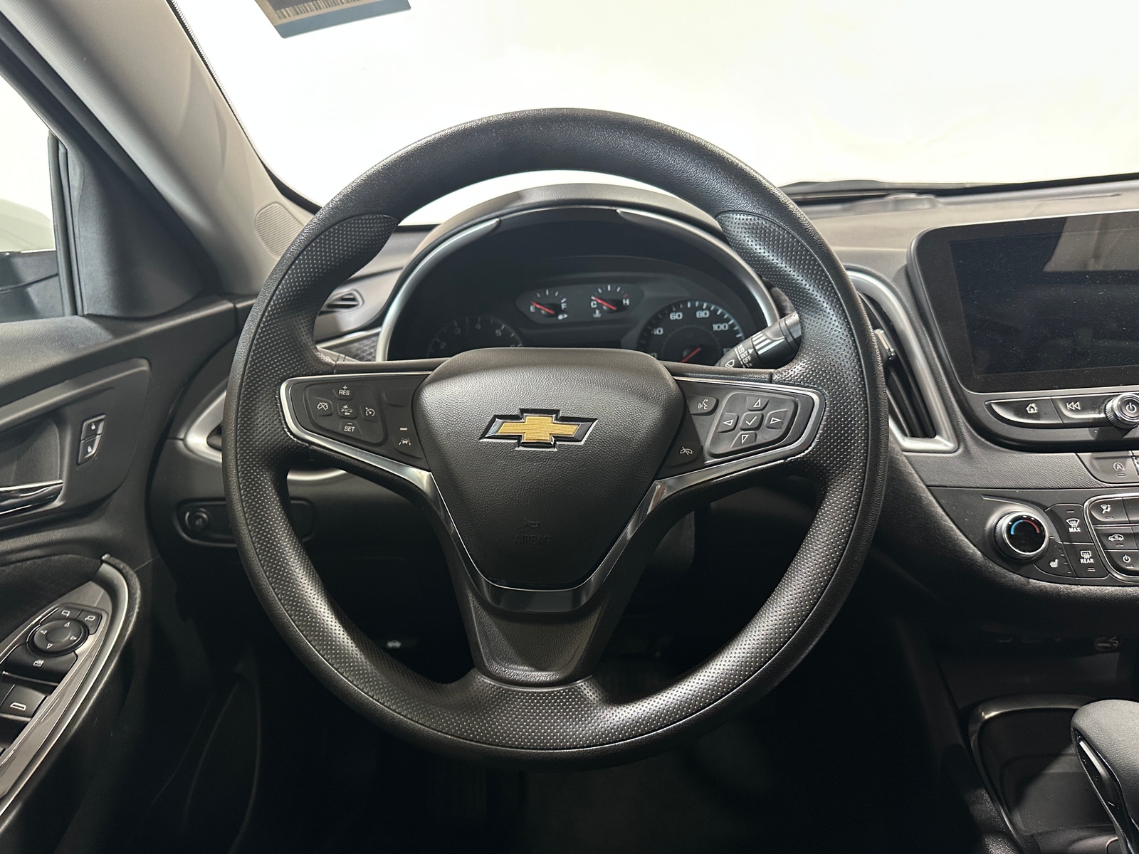 Thumbnail: 2024 Chevrolet Malibu - 5