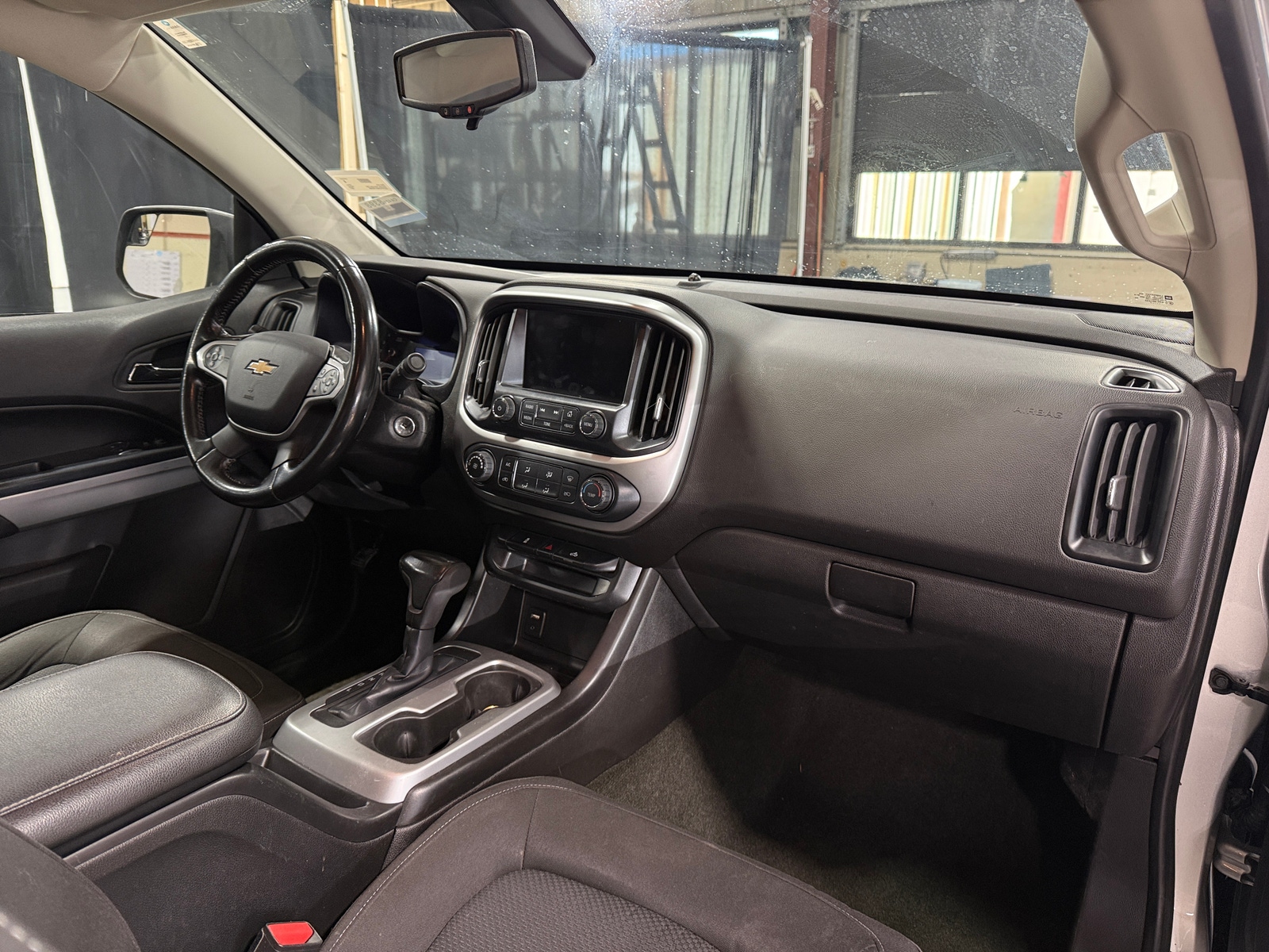 Thumbnail: 2017 Chevrolet Colorado - 3