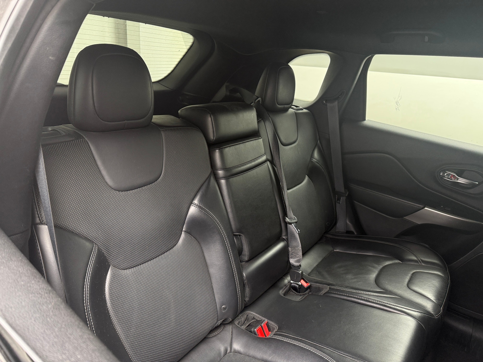 Thumbnail: 2019 Jeep Cherokee - 5