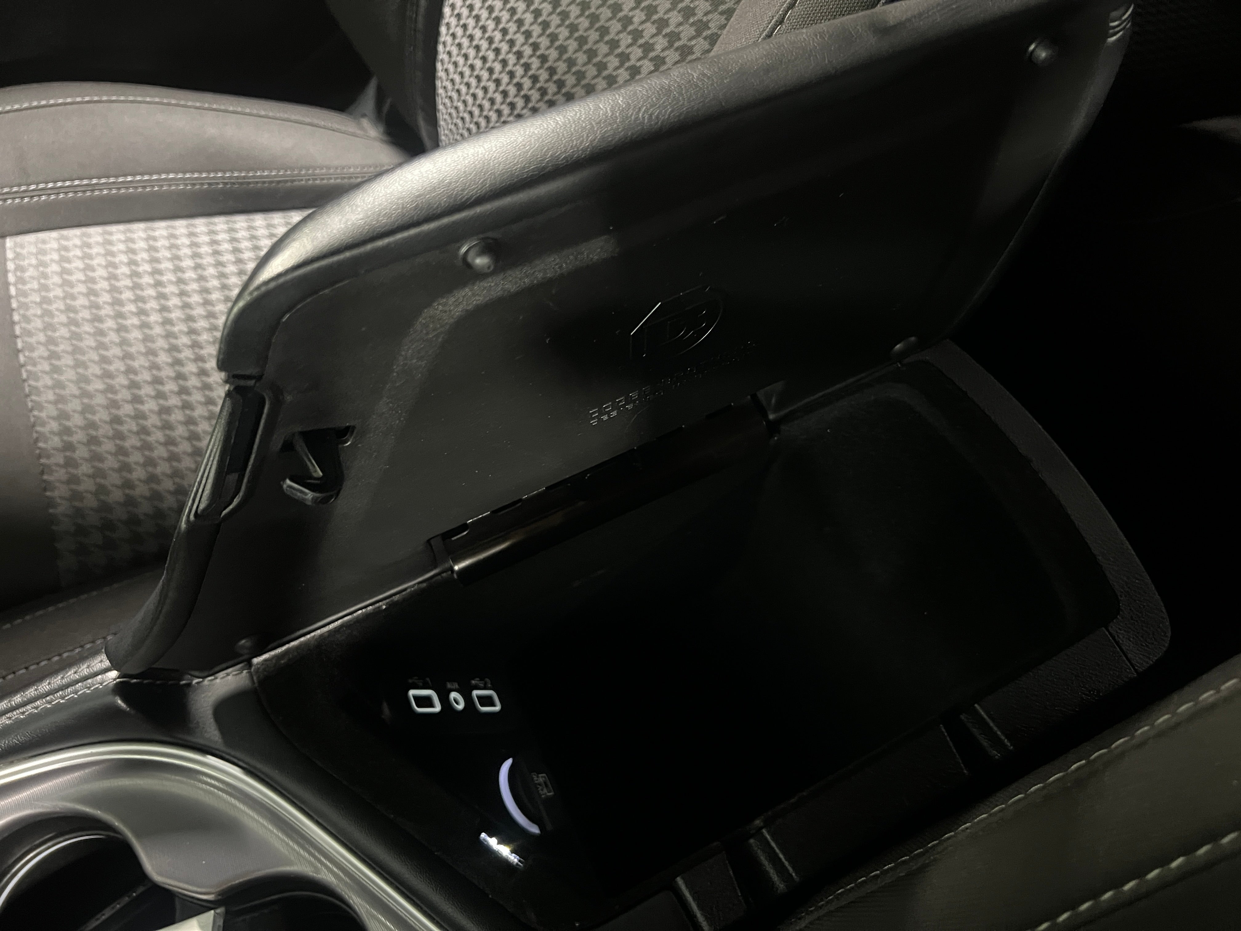 2022 Dodge Challenger SXT - Photo 11