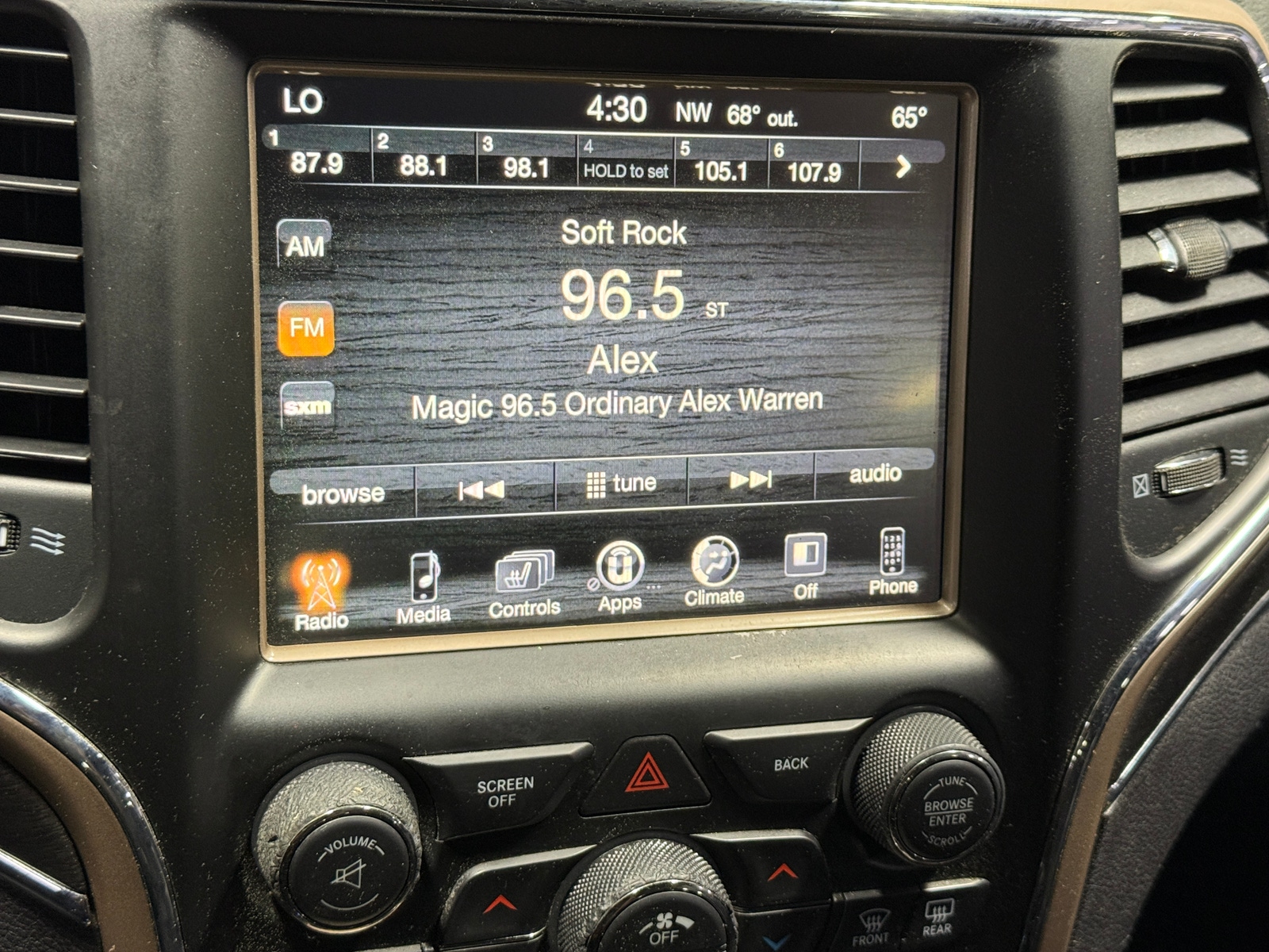 Thumbnail: 2015 Jeep Grand Cherokee - 3